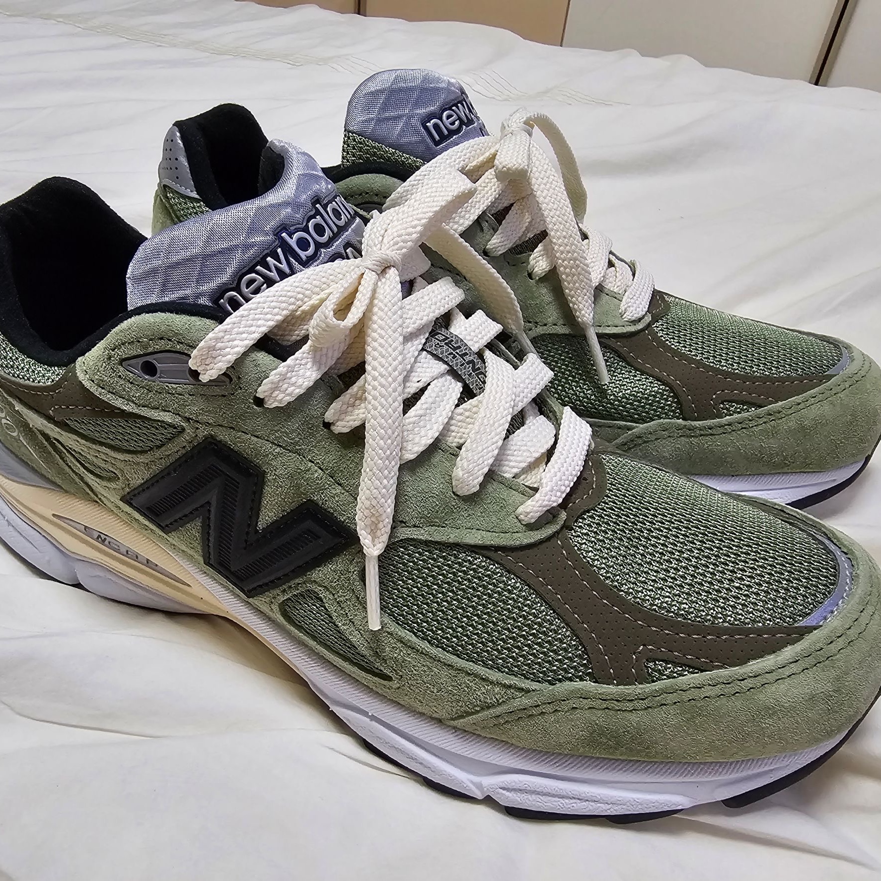 New Balance x JJJJound 990v3 Olive 착용 스타일 - 2
