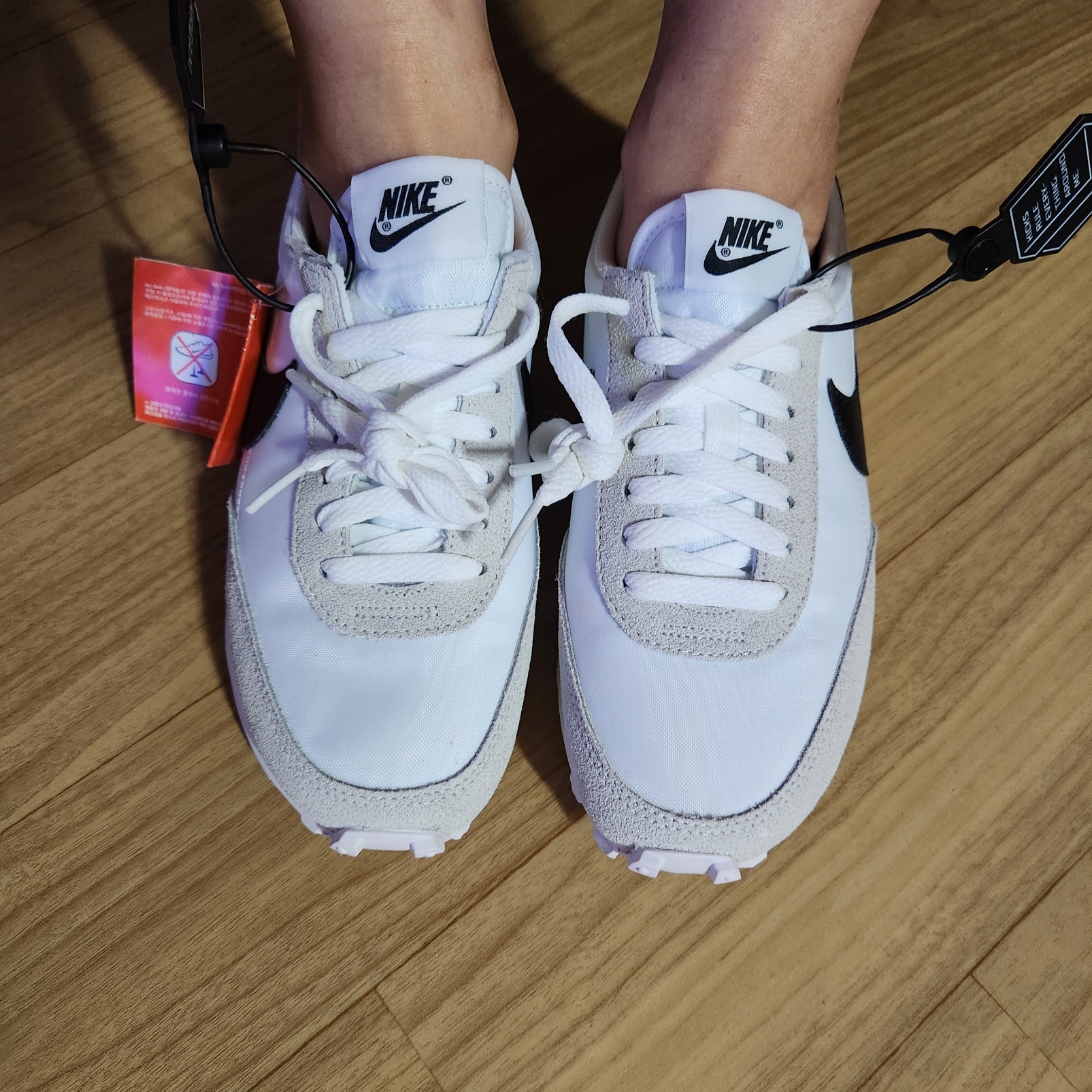 (W) Nike Daybreak Summit White Black 착용 스타일