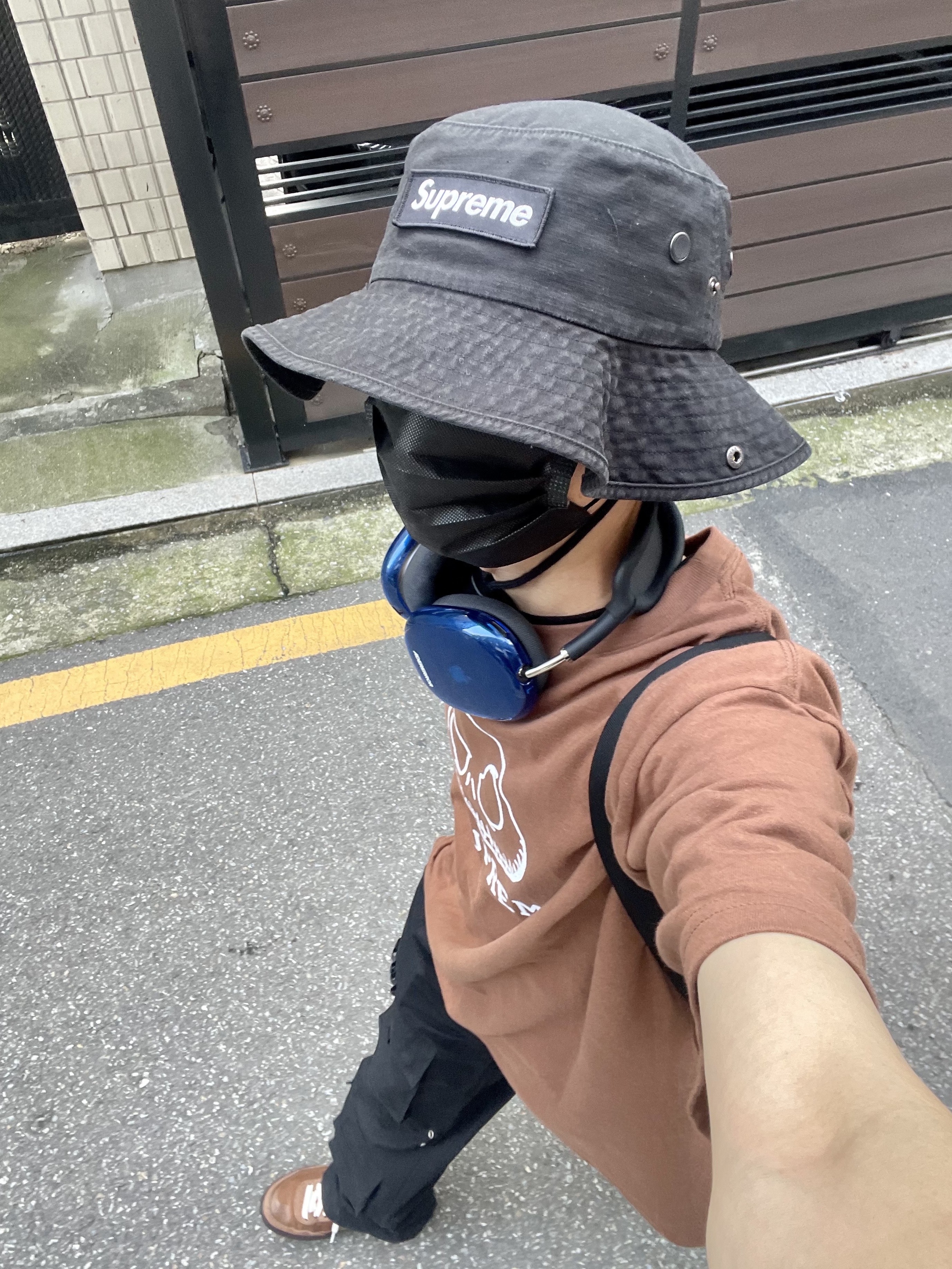 Nike x Tom Sachs General Purpose Shoe Brown, Supreme Skeleton T-Shirt Brown - 23FW 착용 스타일 - 3