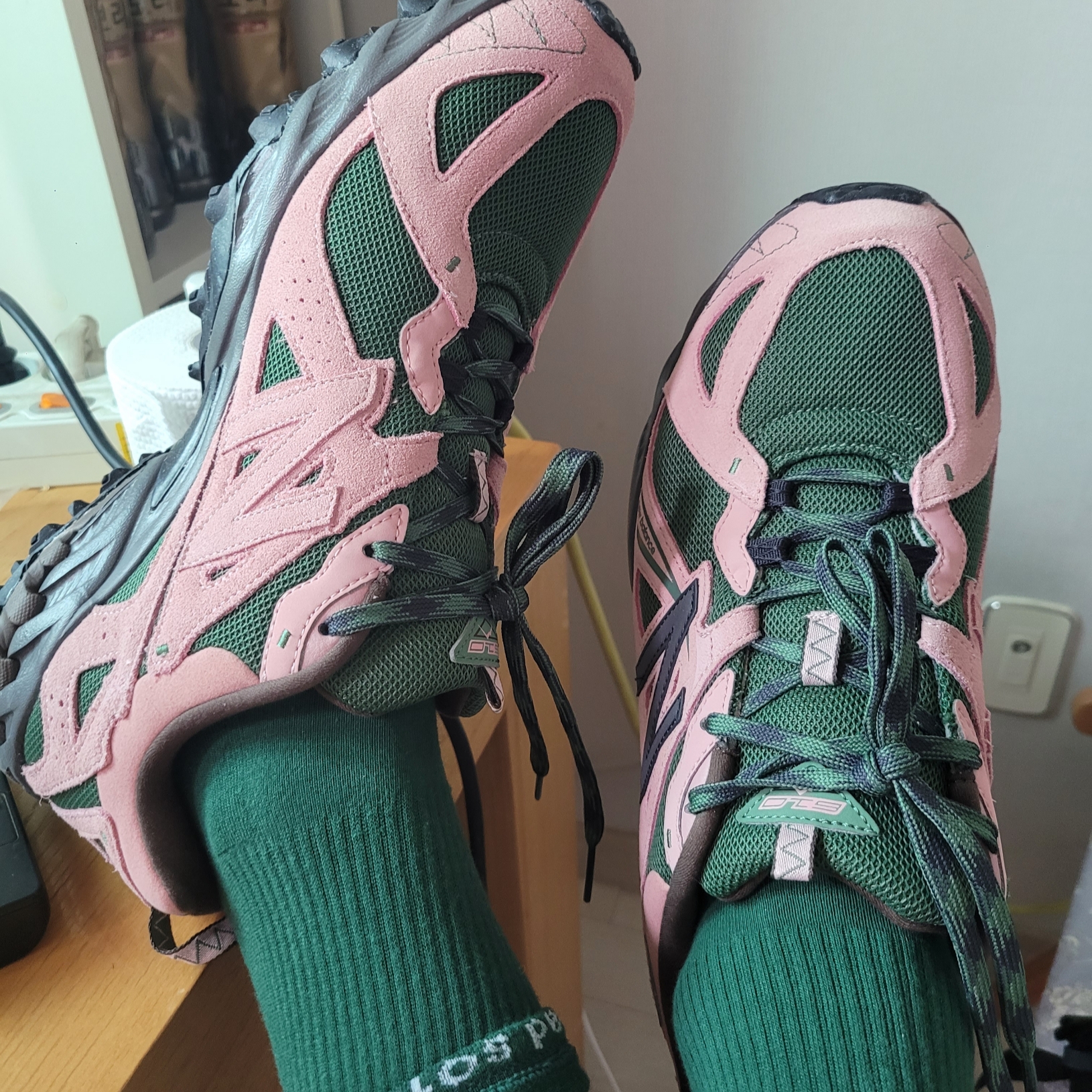 New Balance ML610T Pink Moon - D Standard 착용 스타일