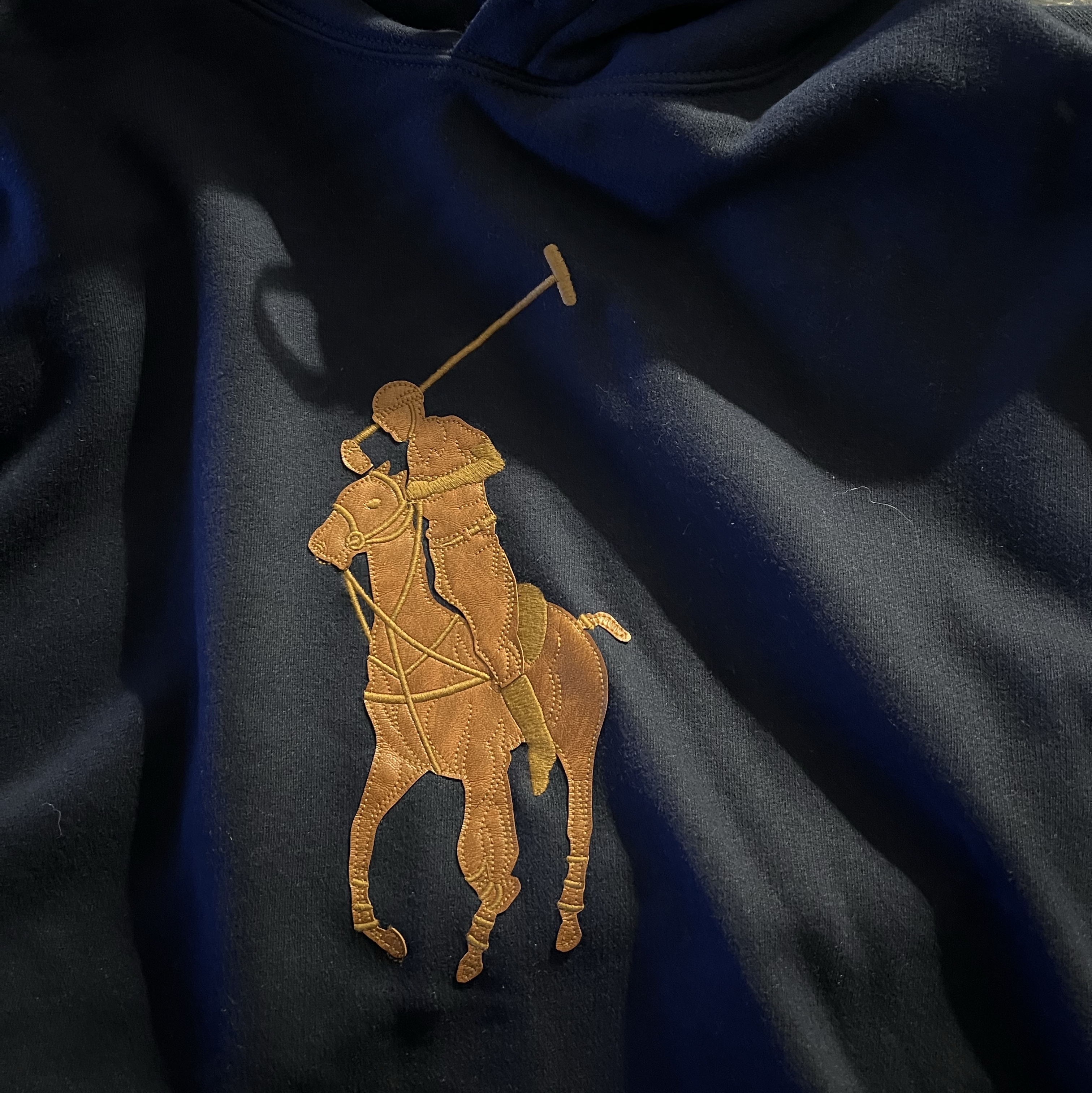 Double RL Logo Fleece Hoodie Faded Navy 착용 스타일