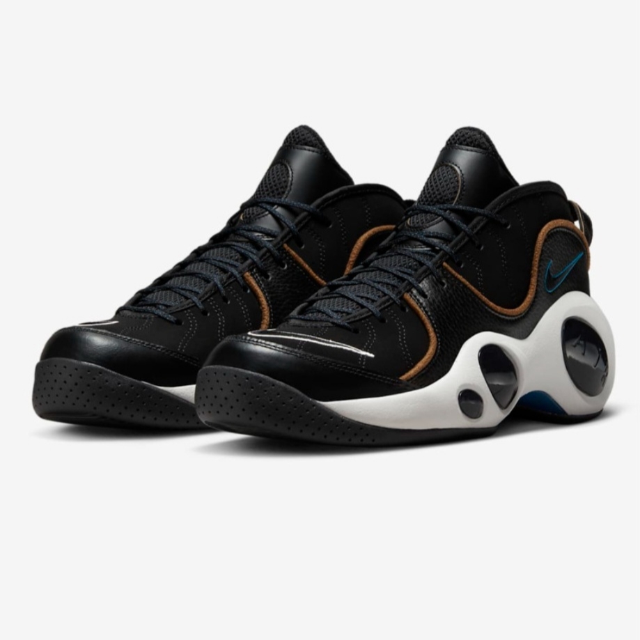 Nike Air Zoom Flight 95 Black and Valerian Blue 착용 스타일