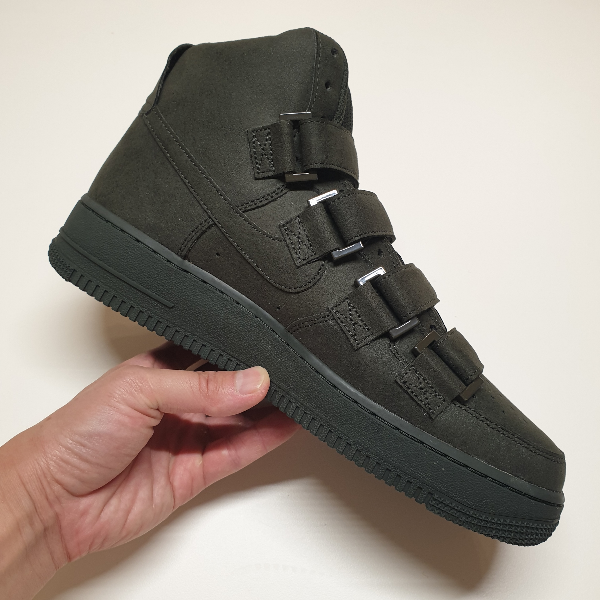 Nike x Billie Eilish Air Force 1 High '07 SP Sequoia 착용 스타일 - 5