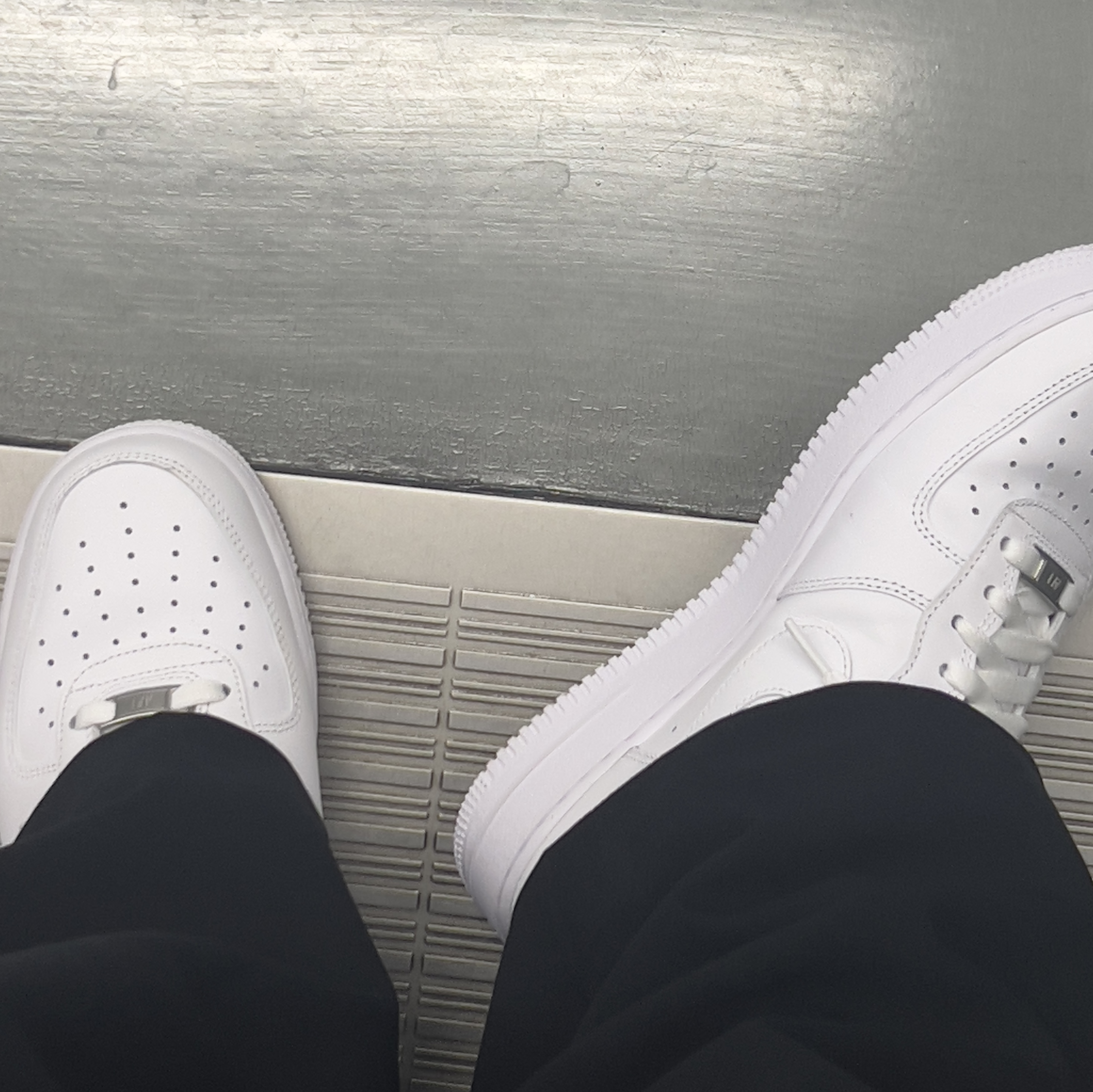 Nike Air Force 1 '07 Low White 착용 스타일 - 2
