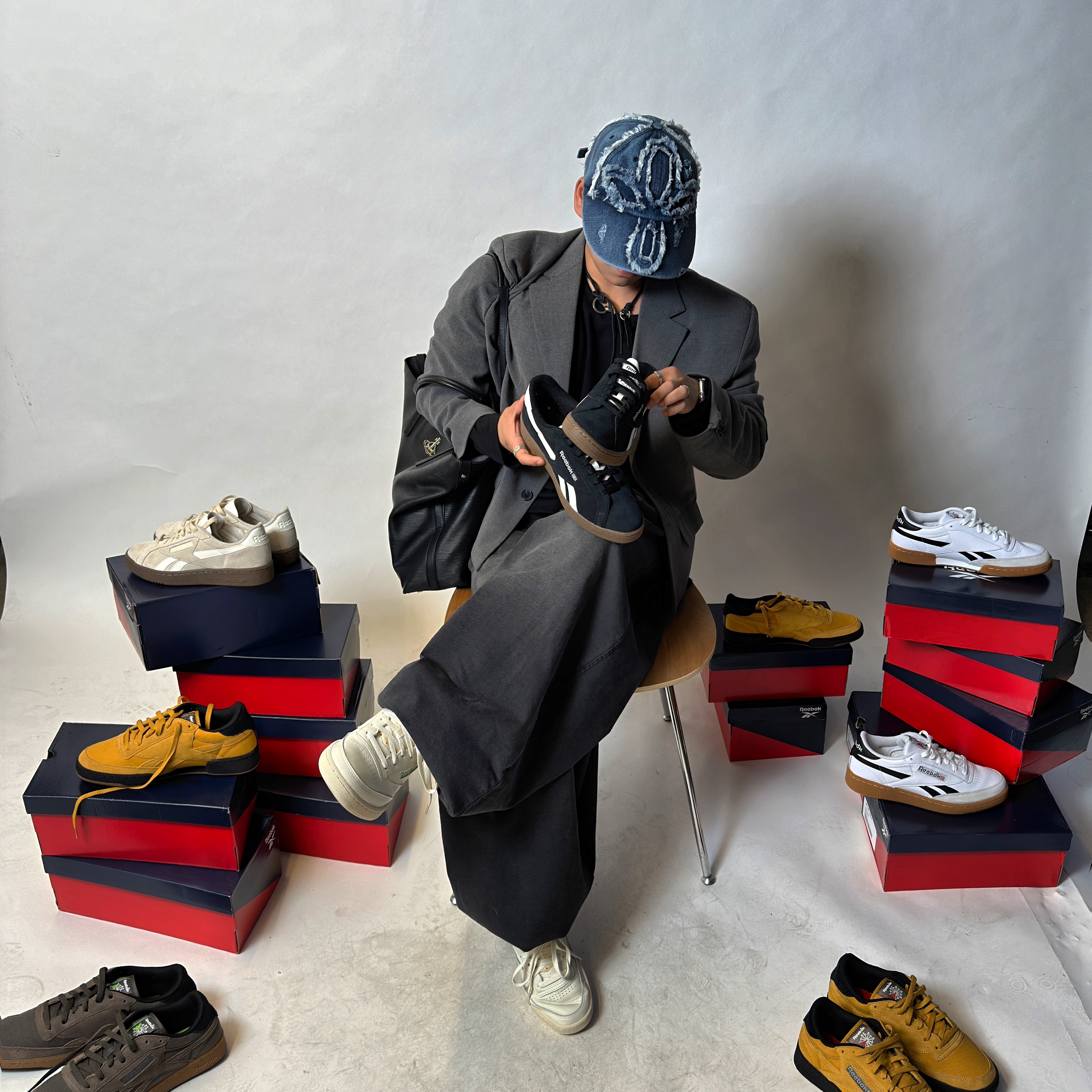 Reebok Club C 85 Vintage Chalk Glen Green, Our Legacy Ladon Leather Keychain Black 착용 스타일 - 1