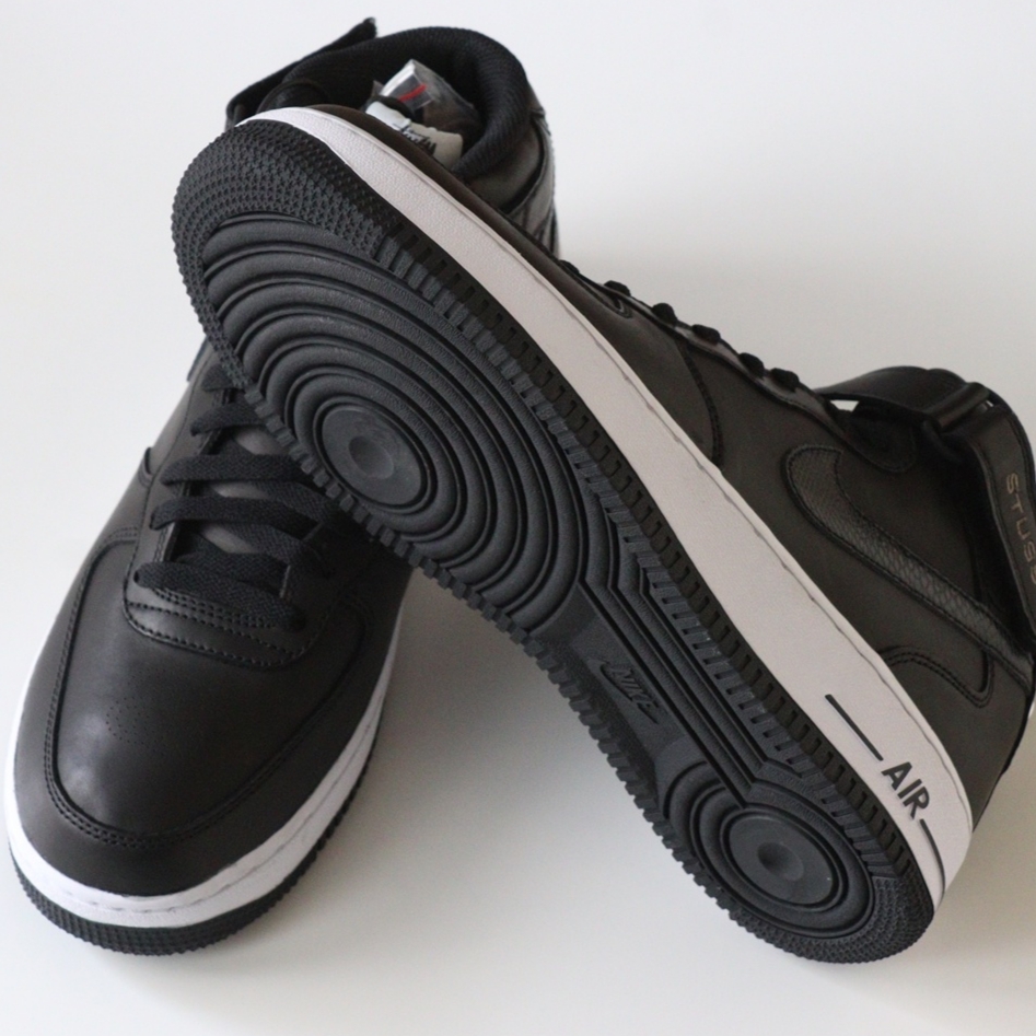 Nike x Stussy Air Force 1 '07 Mid SP Black 착용 스타일 - 3