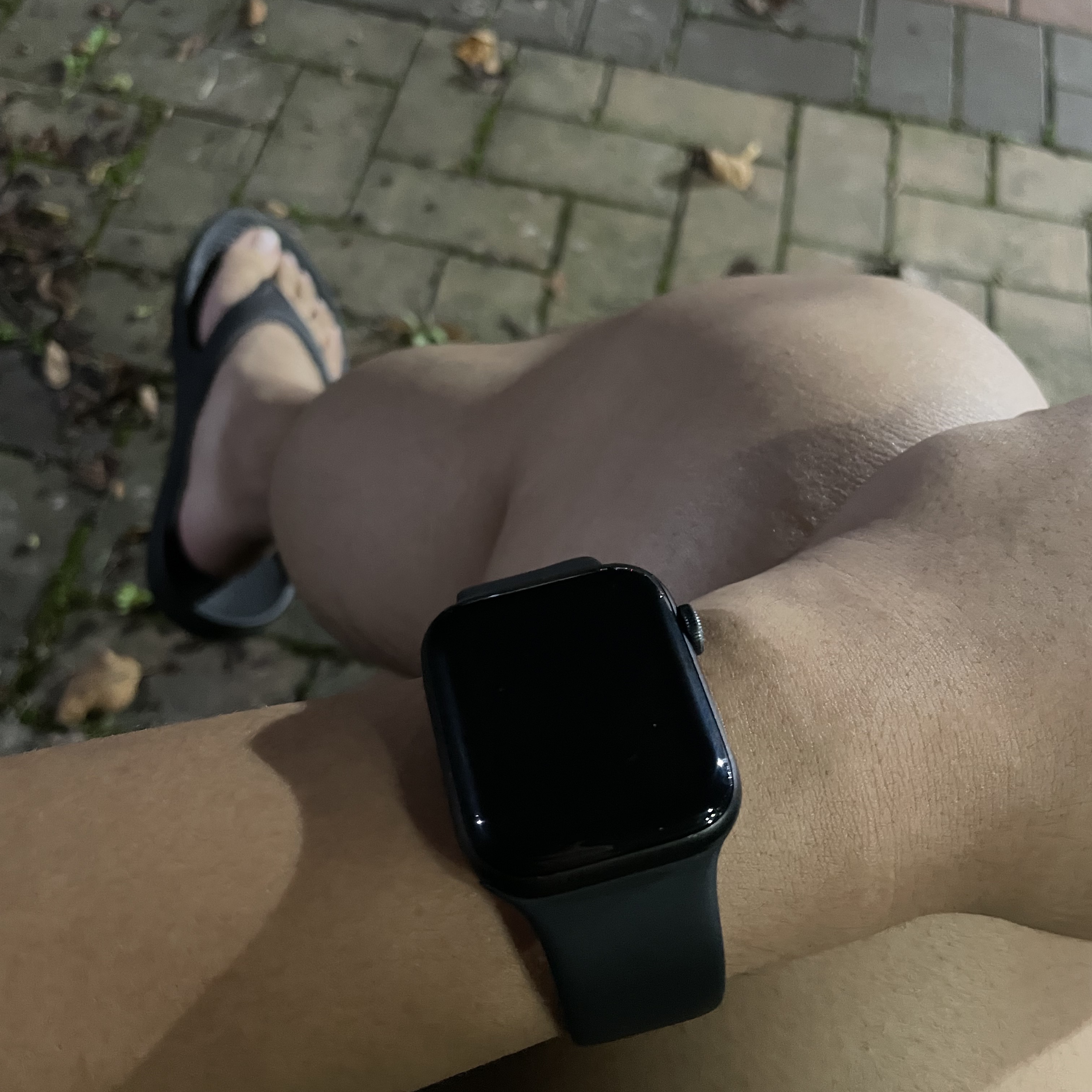 Apple Watch SE 44mm GPS Midnight Aluminum Case with Sport Band Midnight (Korean Ver.) 착용 스타일