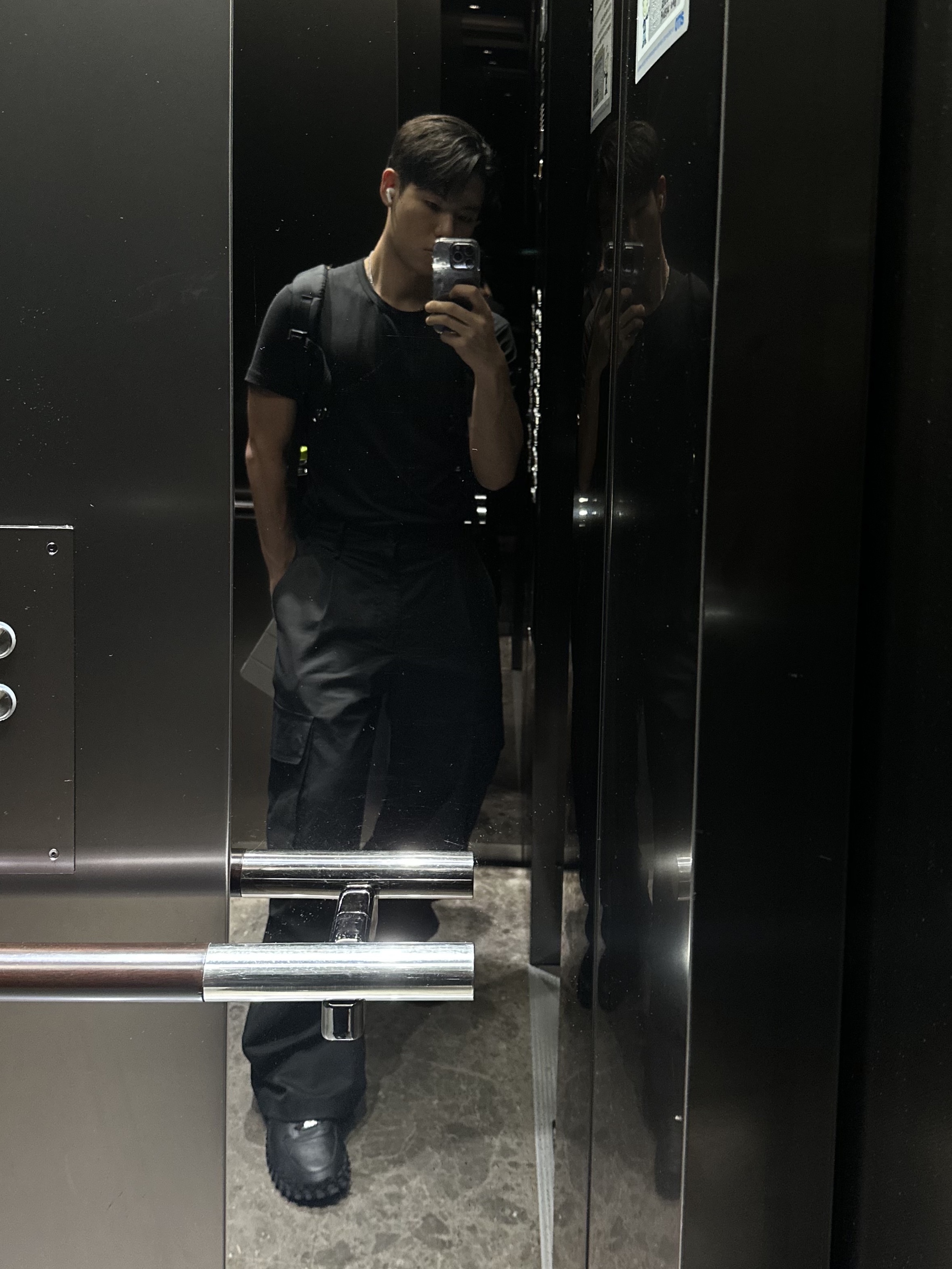 Nike x Jacquemus J Force 1 Low LX SP Black, Arc'teryx Mantis 26 Backpack Black 착용 스타일 - 1