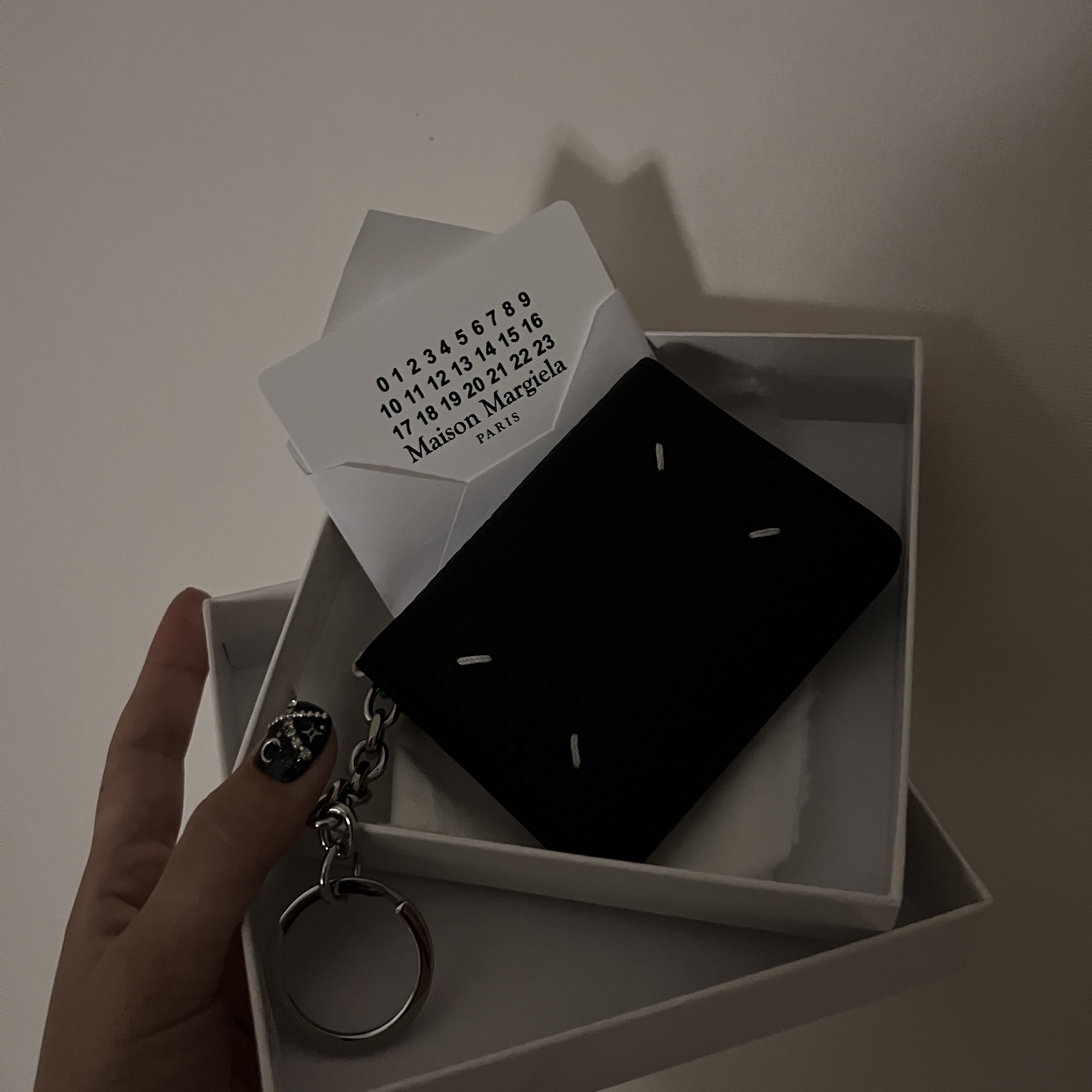 Maison Margiela Keyring Wallet Black 착용 스타일