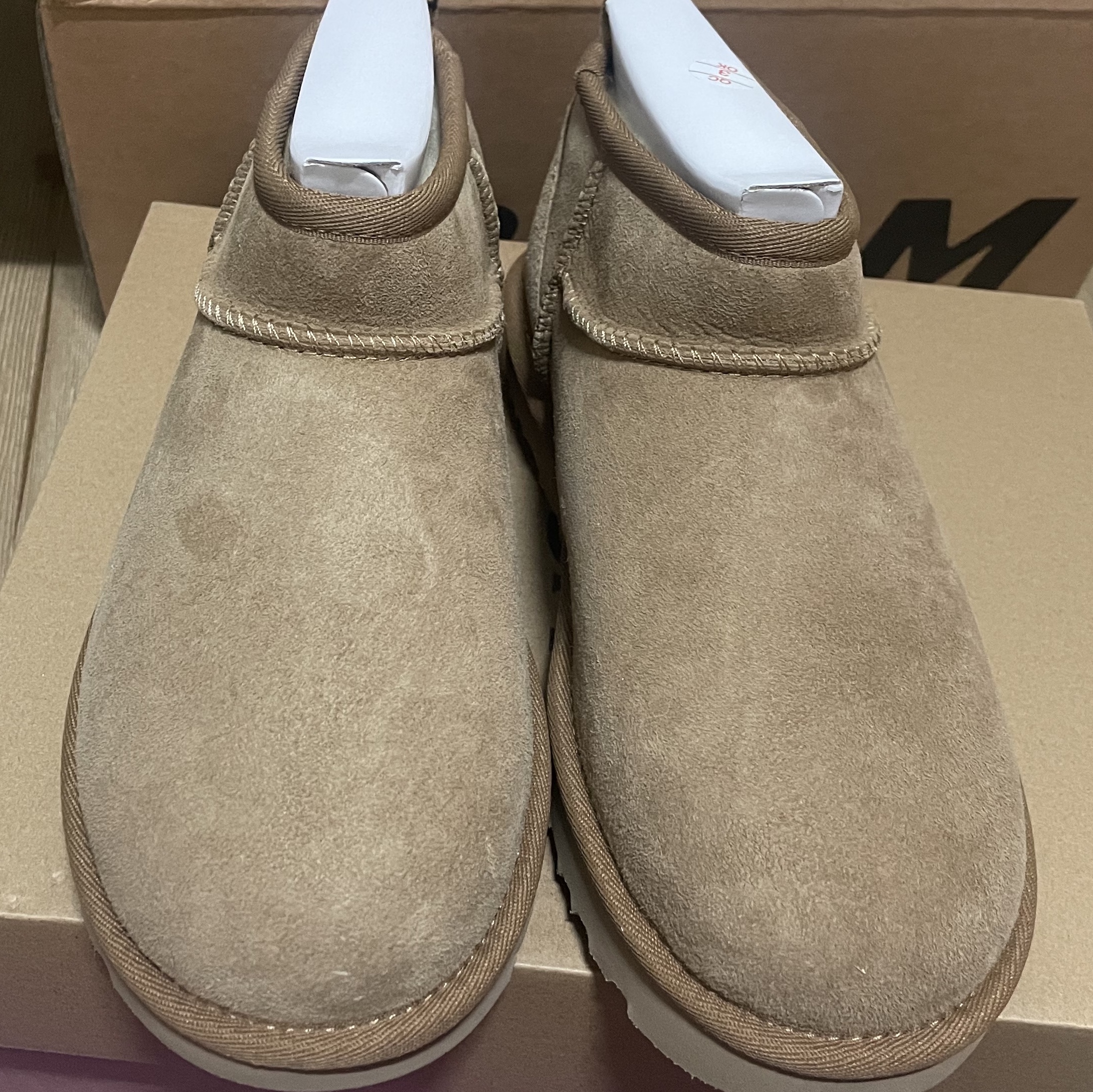(W) UGG Classic Ultra Mini Boots Chestnut 착용 스타일