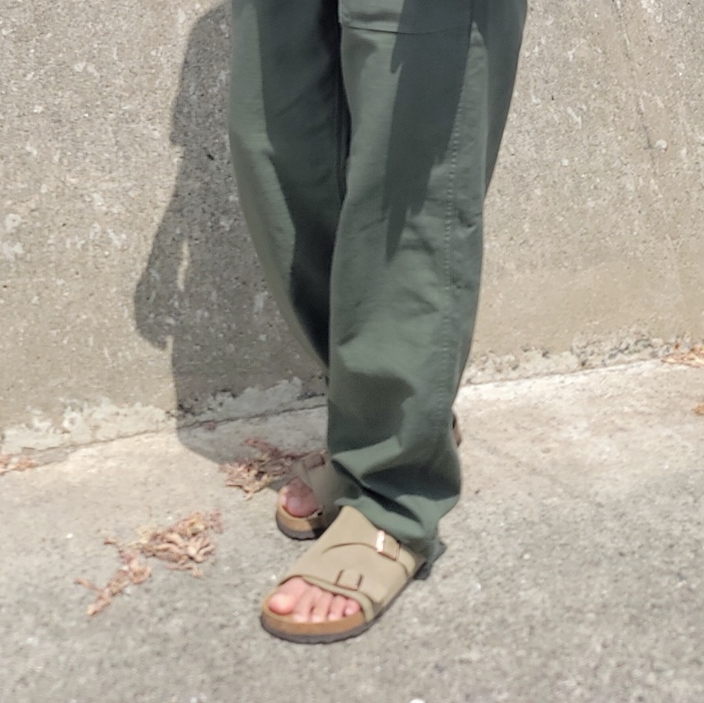 Birkenstock Zurich Suede Leather Taupe - Regular 착용 스타일