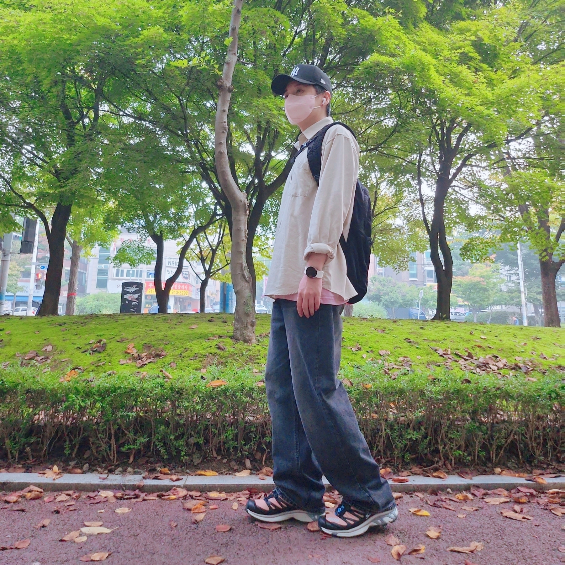 Salomon XT-4 Tobacco Brown 착용 스타일 - 1