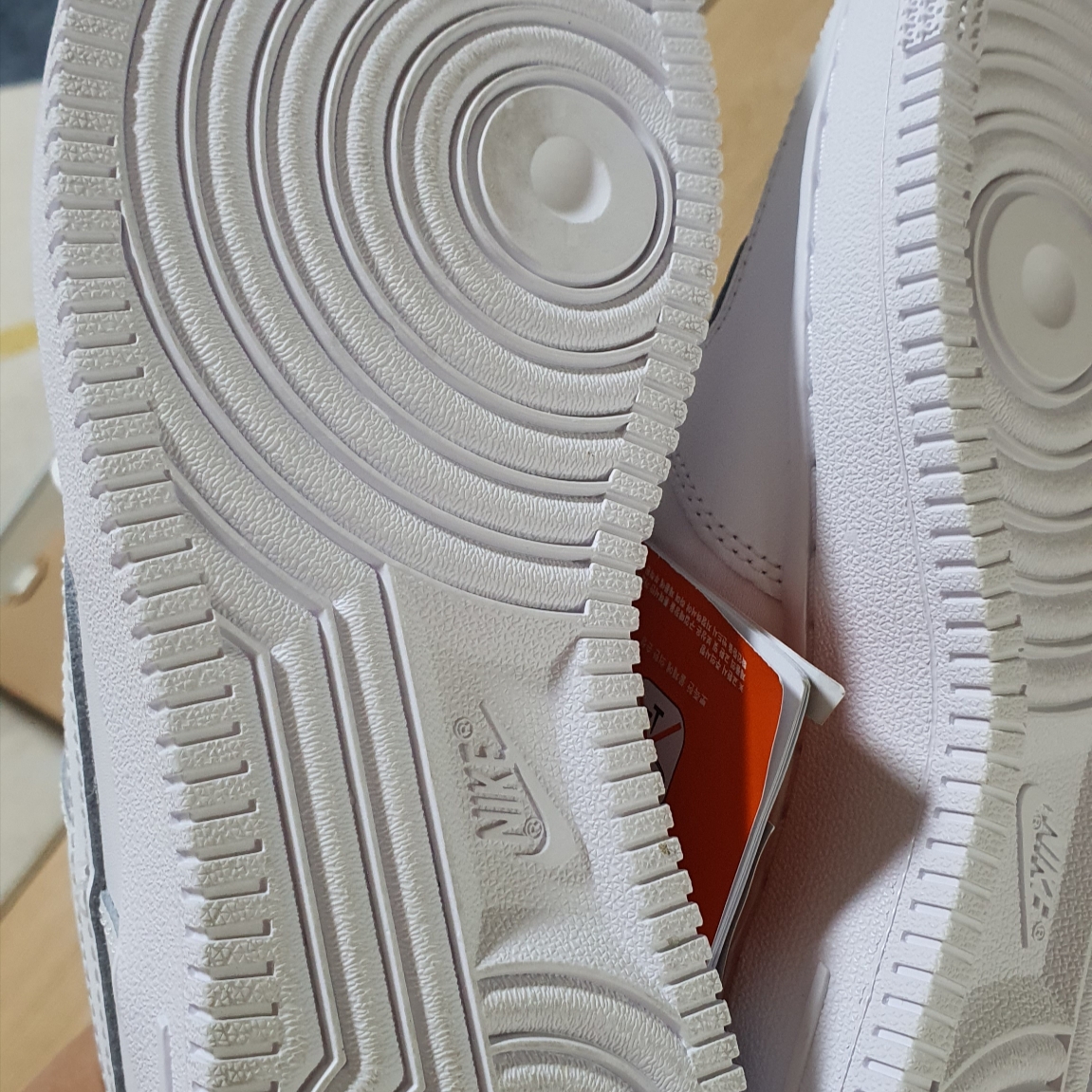(GS) Nike Air Force 1 LE White 착용 스타일