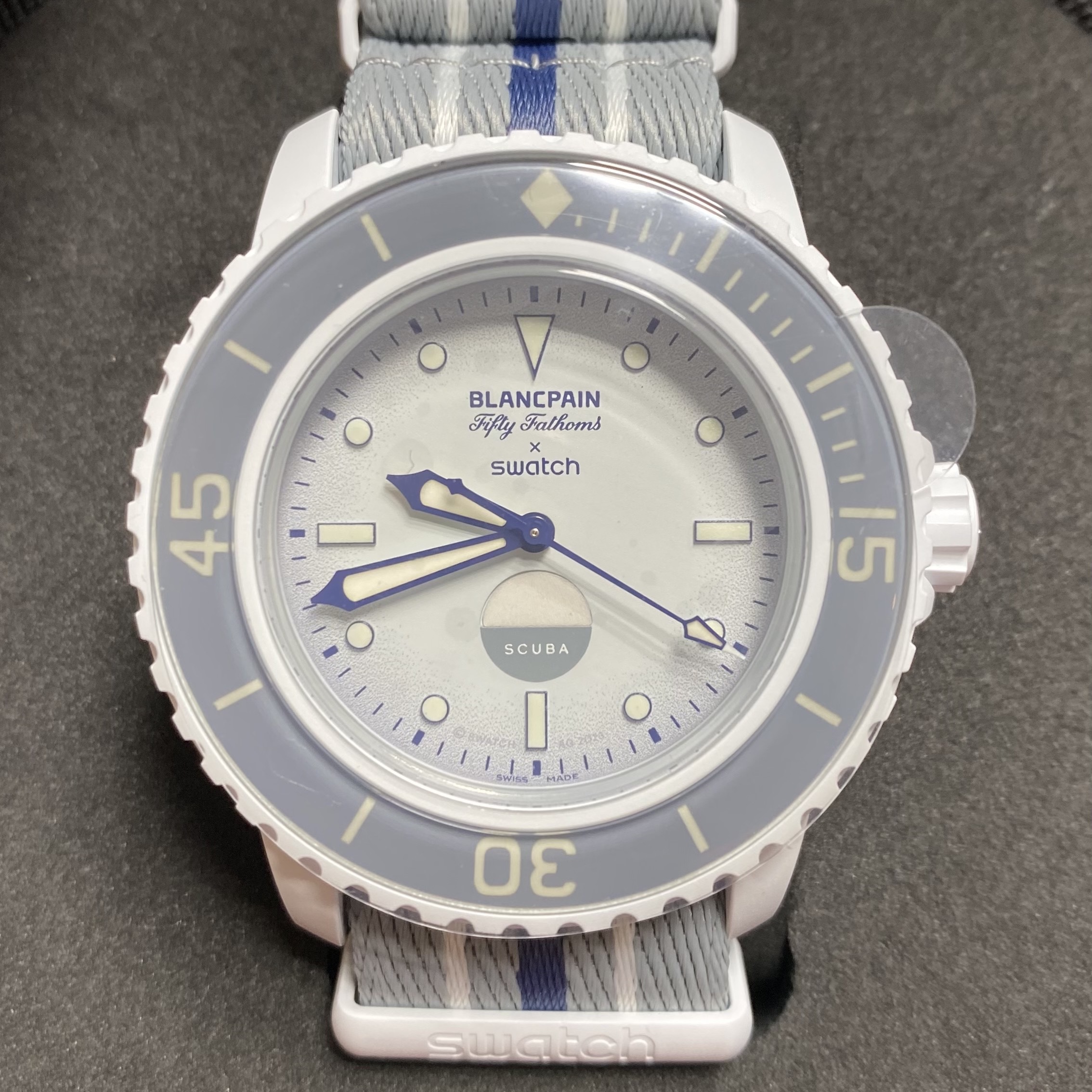 Swatch x Blancpain Bioceramic Antarctic Ocean 착용 스타일 - 4