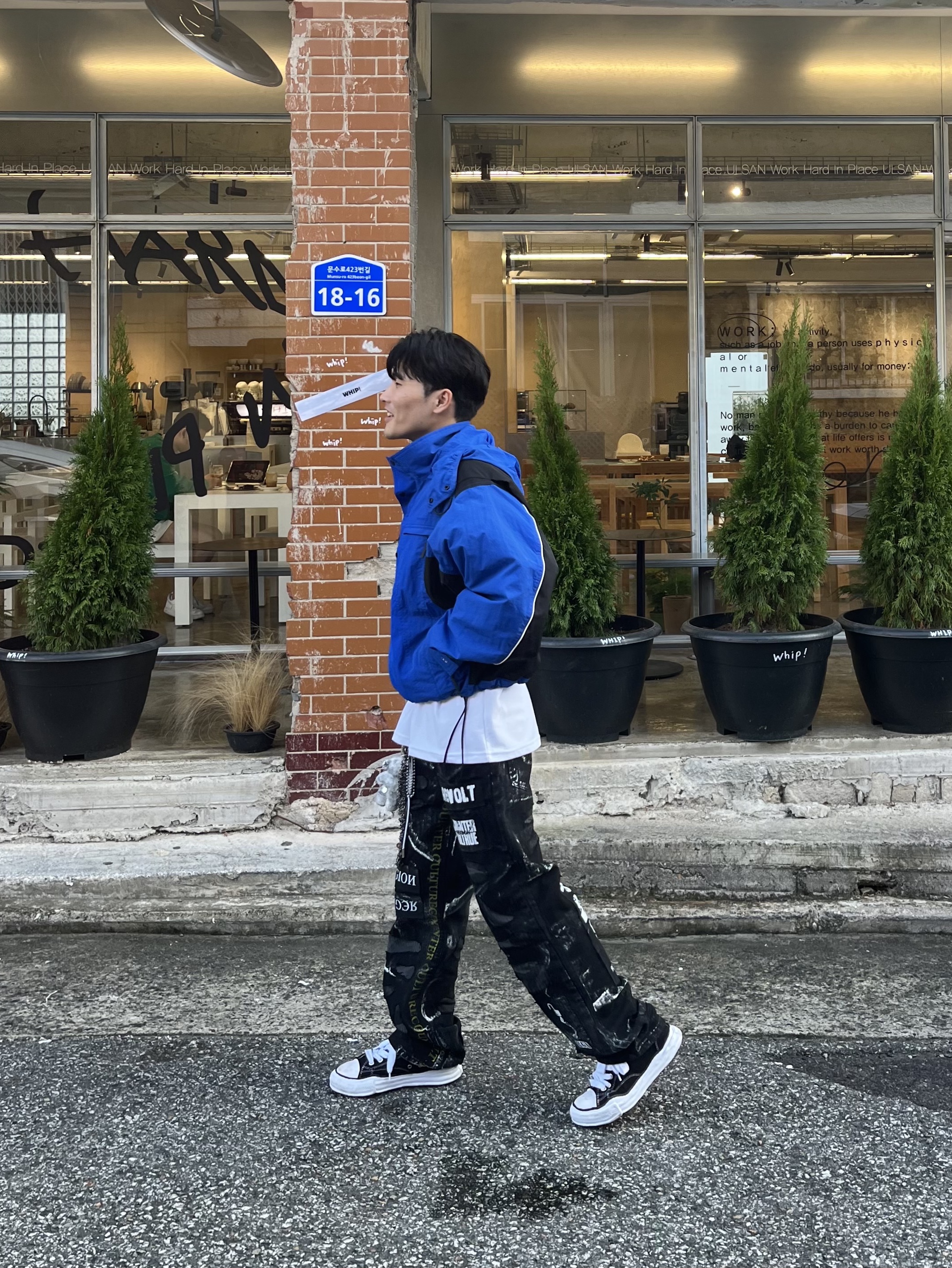 Ader Error Grampur Jumper Z-Blue, Maison Mihara Yasuhiro Peterson OG Sole Canvas Low Sneakers Black 착용 스타일 - 2
