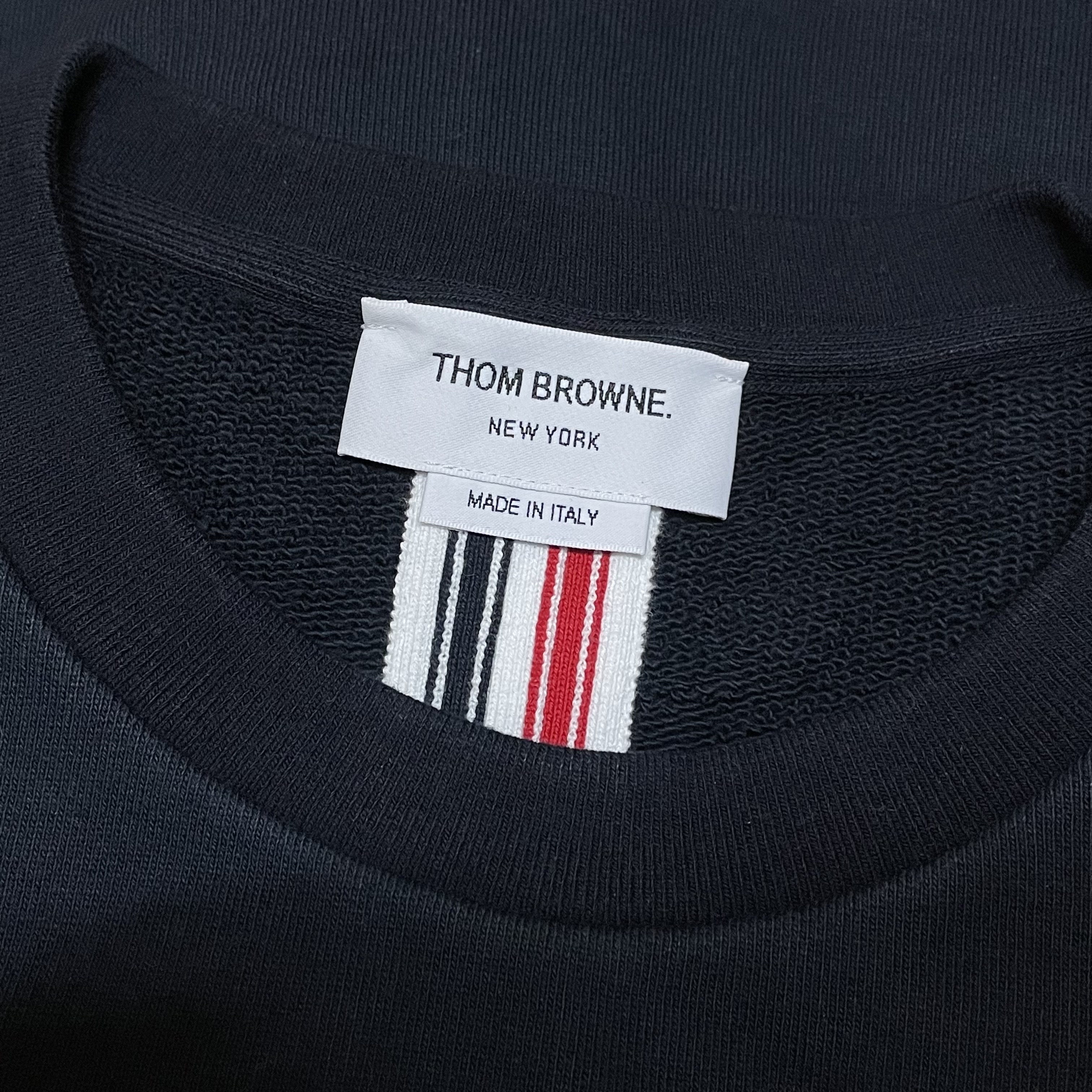 Thom Browne Loopback Center Back Stripe Crewneck Pullover Knit Navy 착용 스타일 - 2