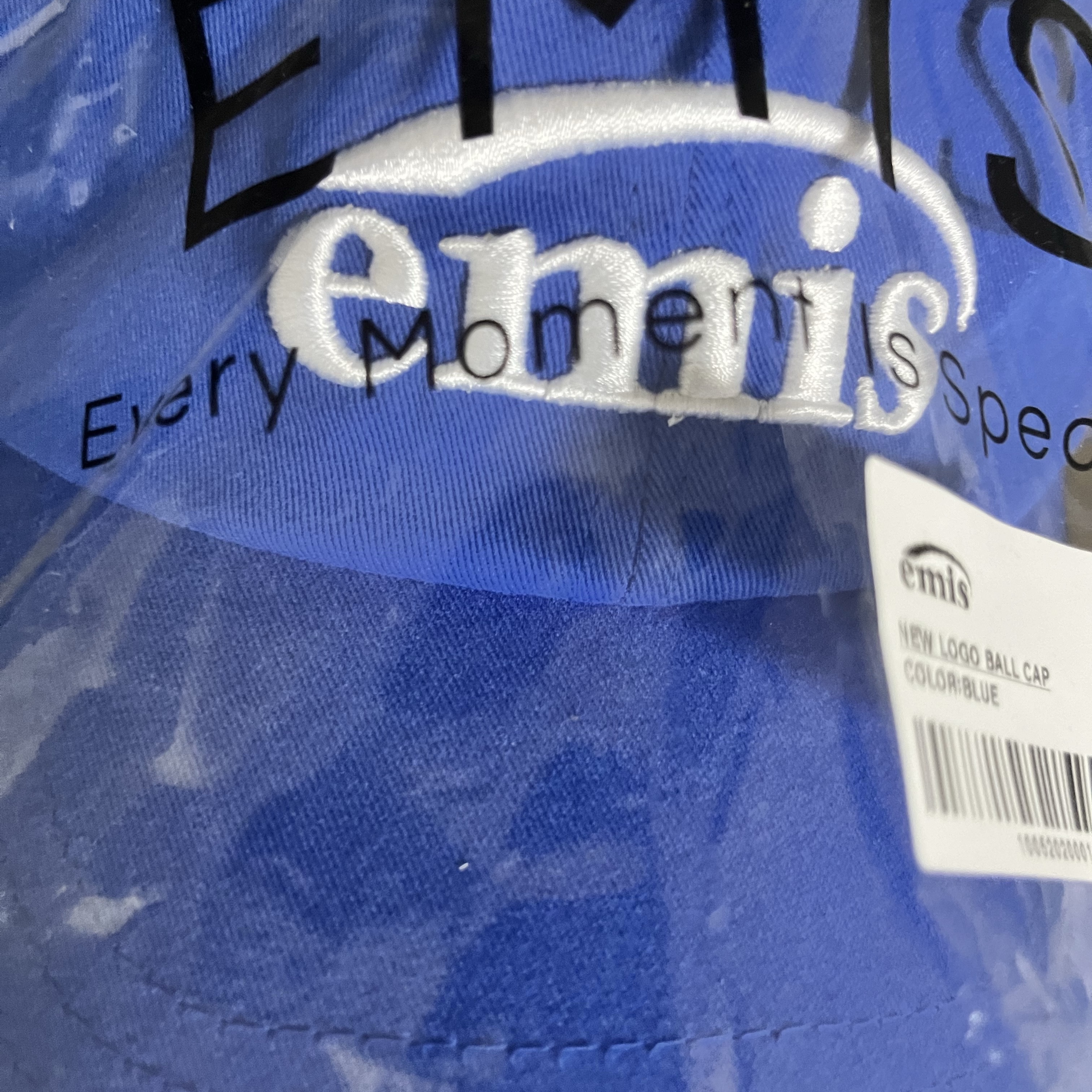Emis New Logo Ball Cap Blue 착용 스타일