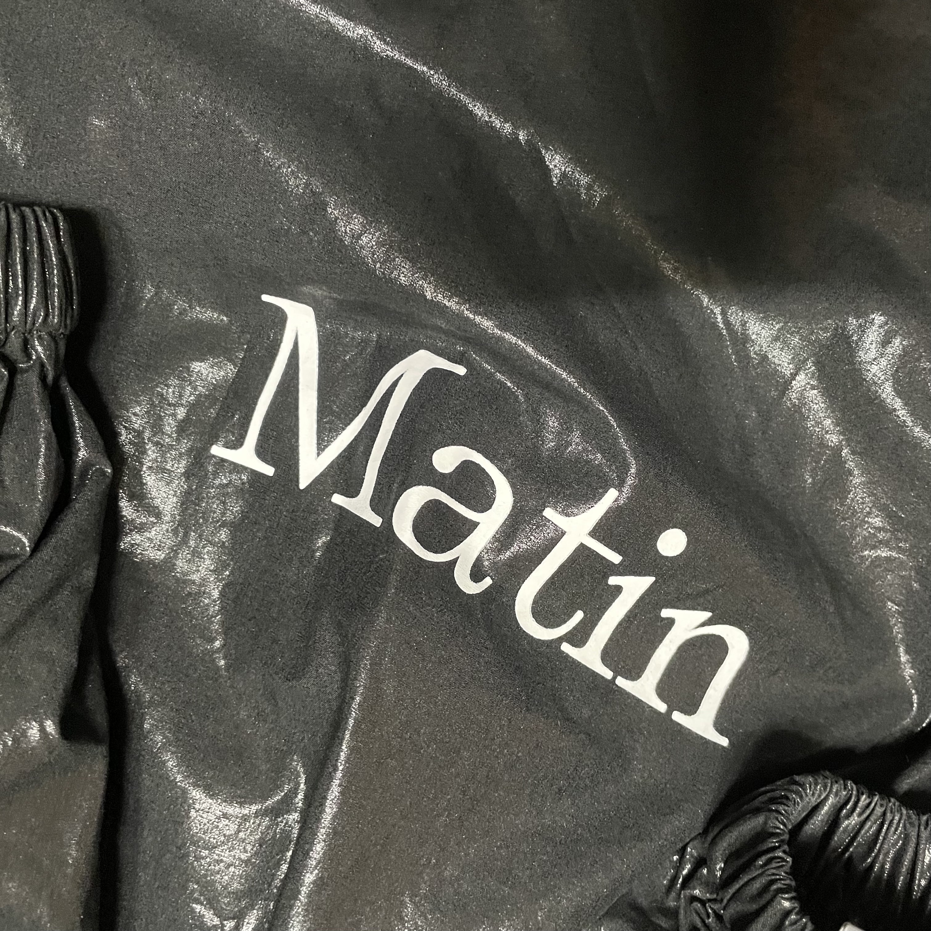 (W) Matin Kim Logo Coating Jumper Black 착용 스타일 - 2