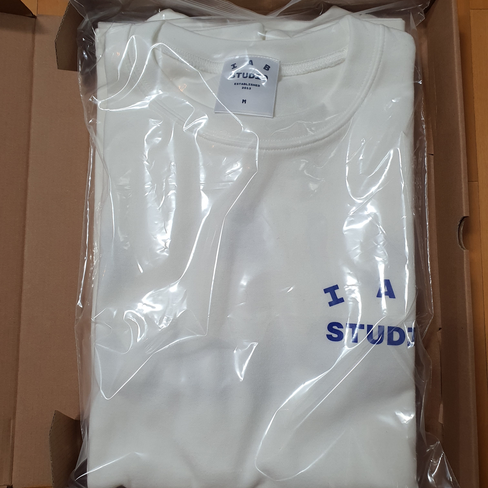 IAB Studio 10th Anniversary T-Shirt White 착용 스타일