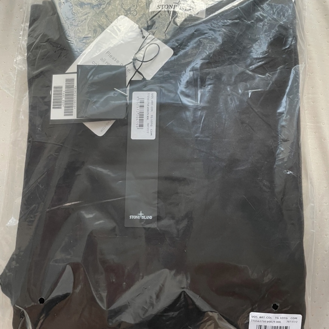 Stone Island 63750 Garment Dyed Gauzed Cotton Crewneck Sweatshirt Black - 22FW 착용 스타일 - 2