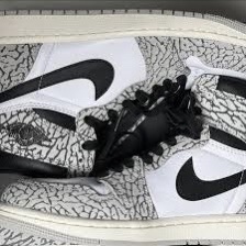 Jordan 1 Retro High OG White Cement 착용 스타일