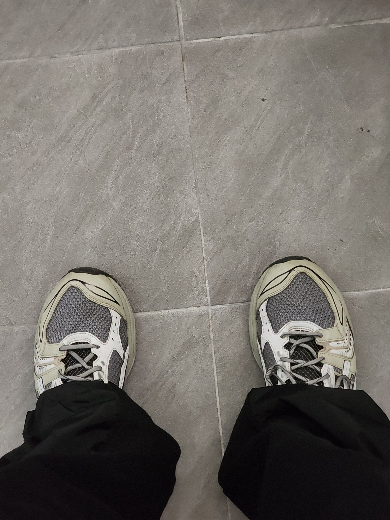 Asics UB1-S Gel-Kayano 14 Piedmont Grey 착용 스타일