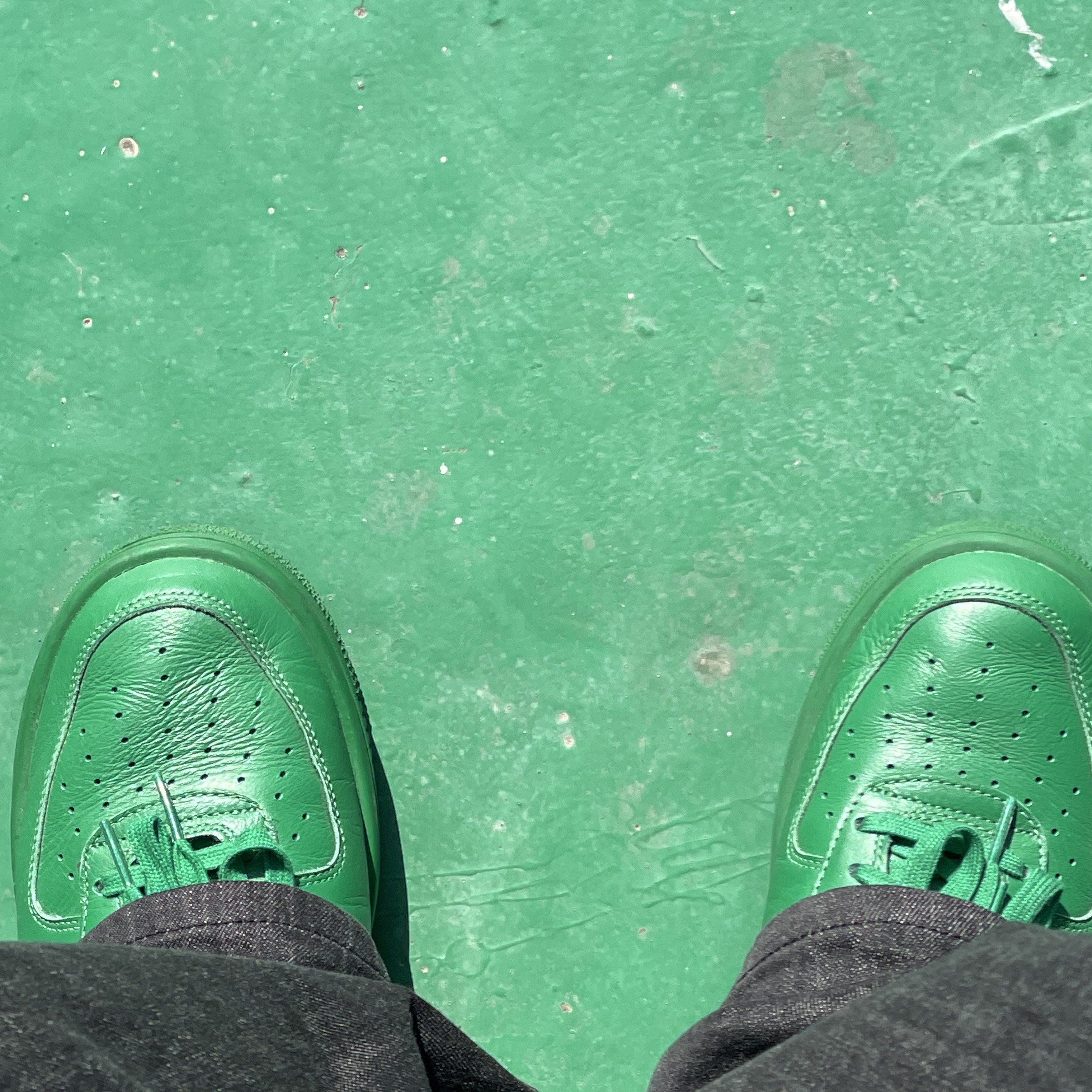 Nike x Ambush Air Force 1 Low SP Pine Green and Citron, Stussy 8 Ball Rug Black 착용 스타일 - 5