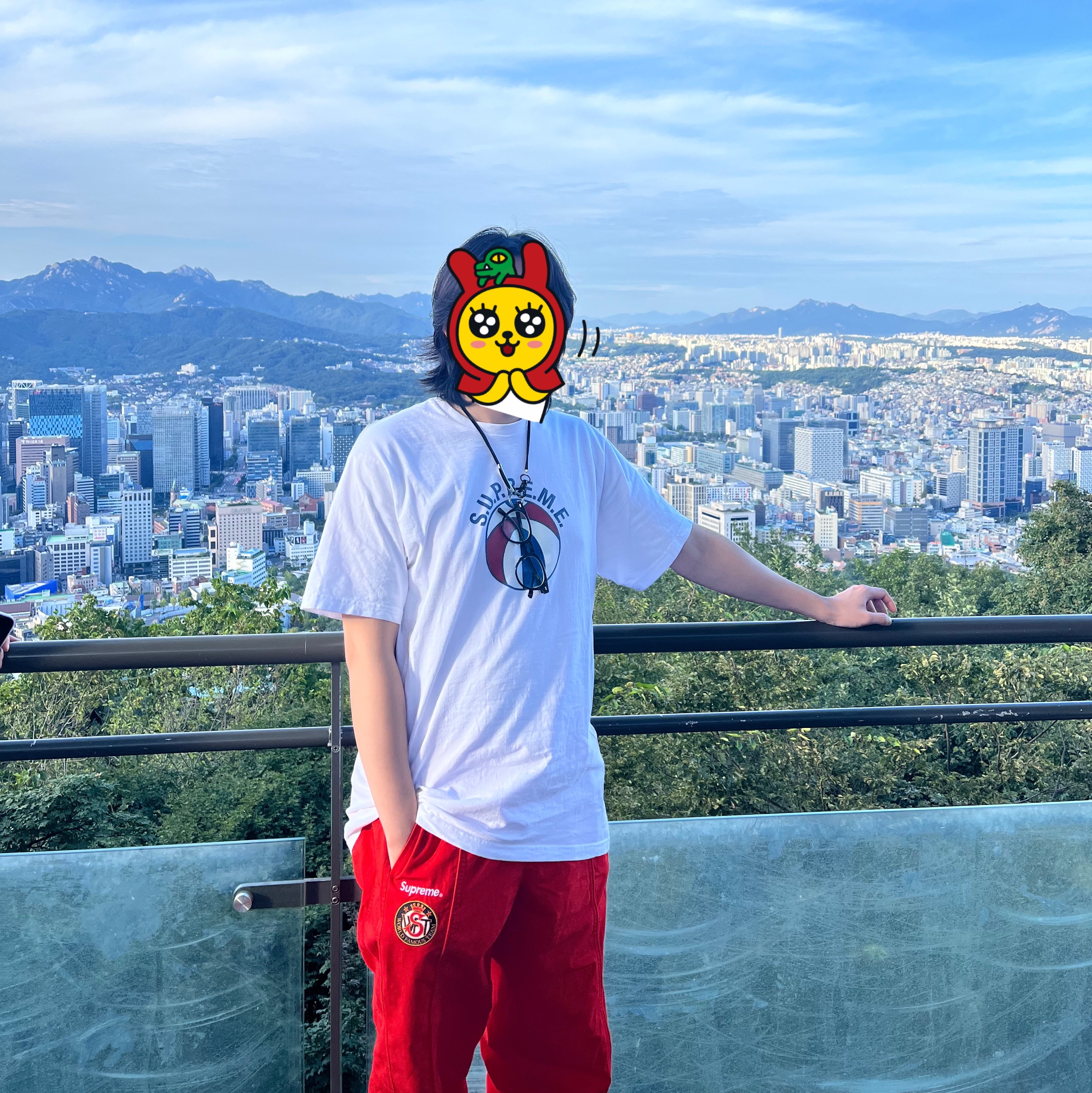 Supreme League T-Shirt White - 23SS, Supreme x Umbro Cotton Ripstop Track Pants Red - 23FW 착용 스타일