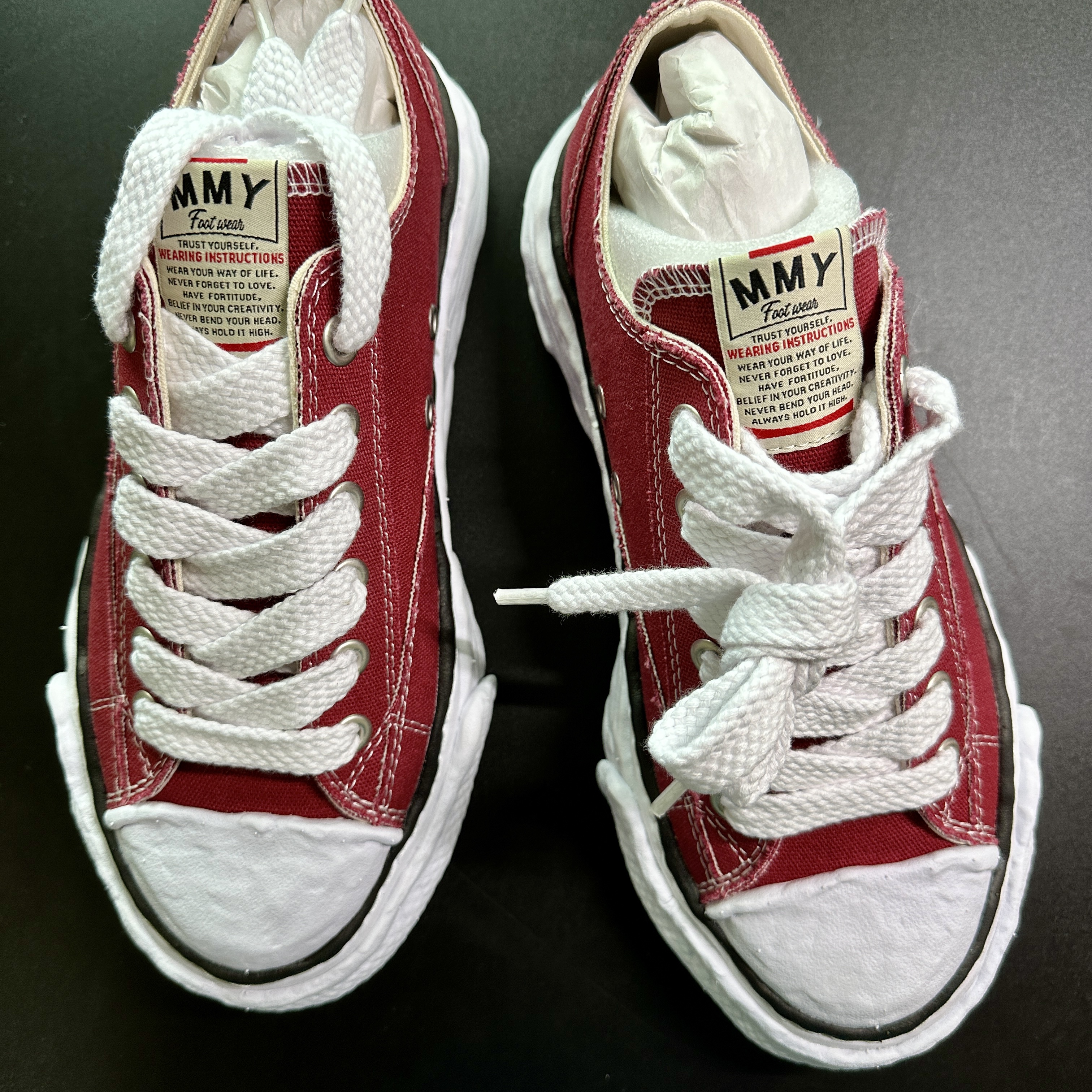 Maison Mihara Yasuhiro Peterson23 OG Sole Canvas Low-top Sneakers Bordeaux 착용 스타일 - 1