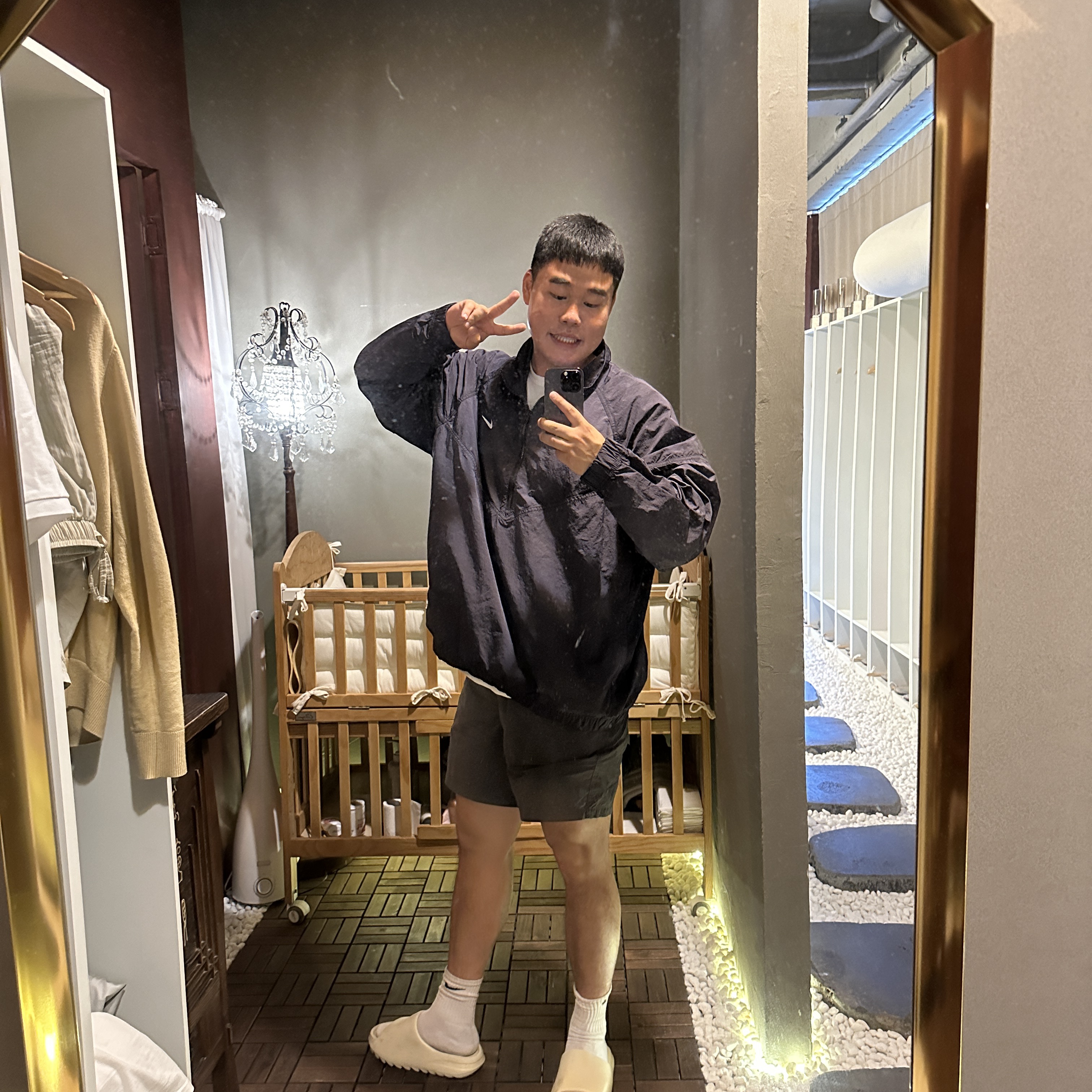 Nike x Stussy Windrunner Jacket Off Noir, Adidas Yeezy Slide Bone 2022/2023 착용 스타일 - 2