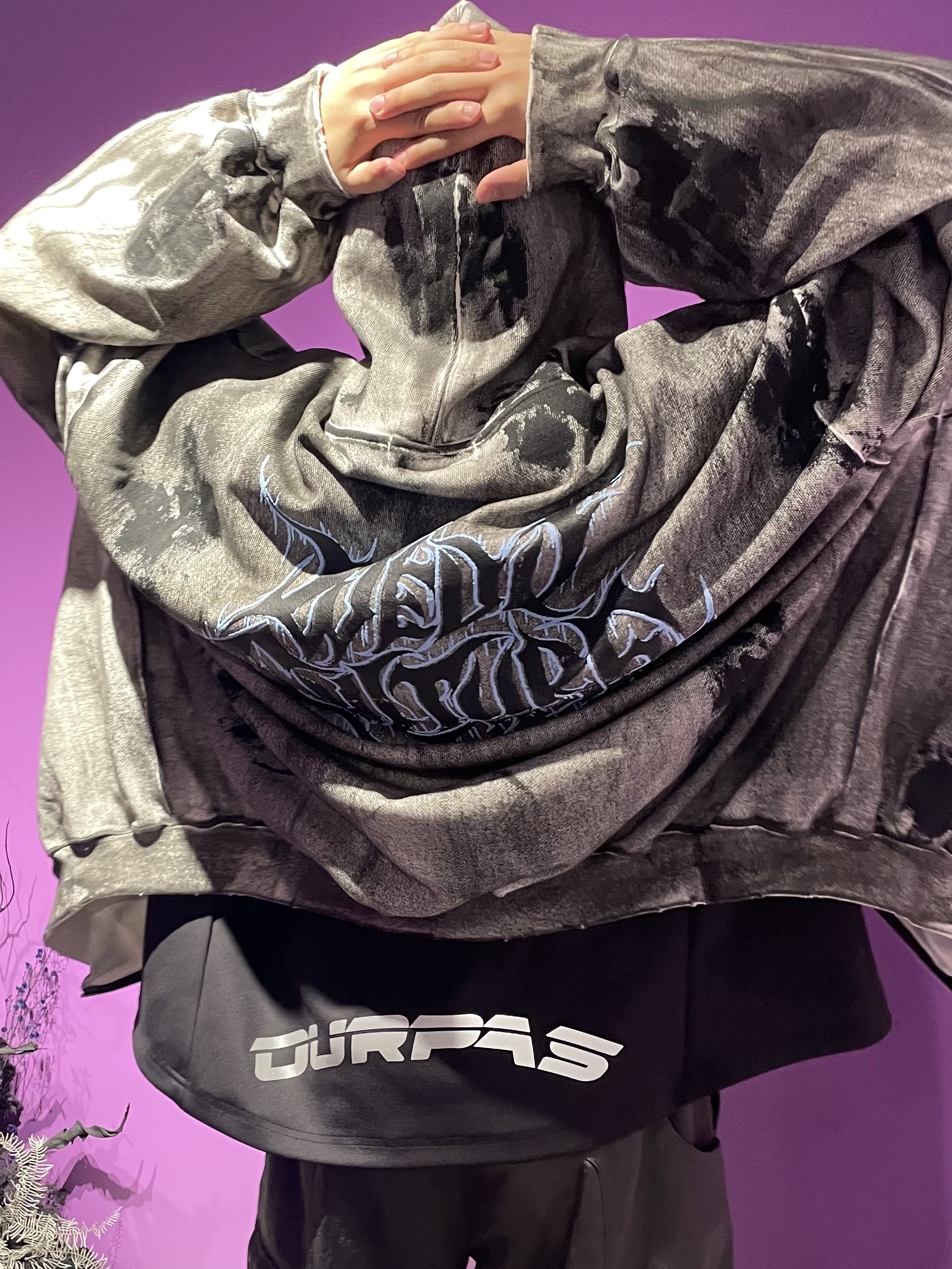 Ourpas 074 Dirty Zip Hoodie 착용 스타일 - 3