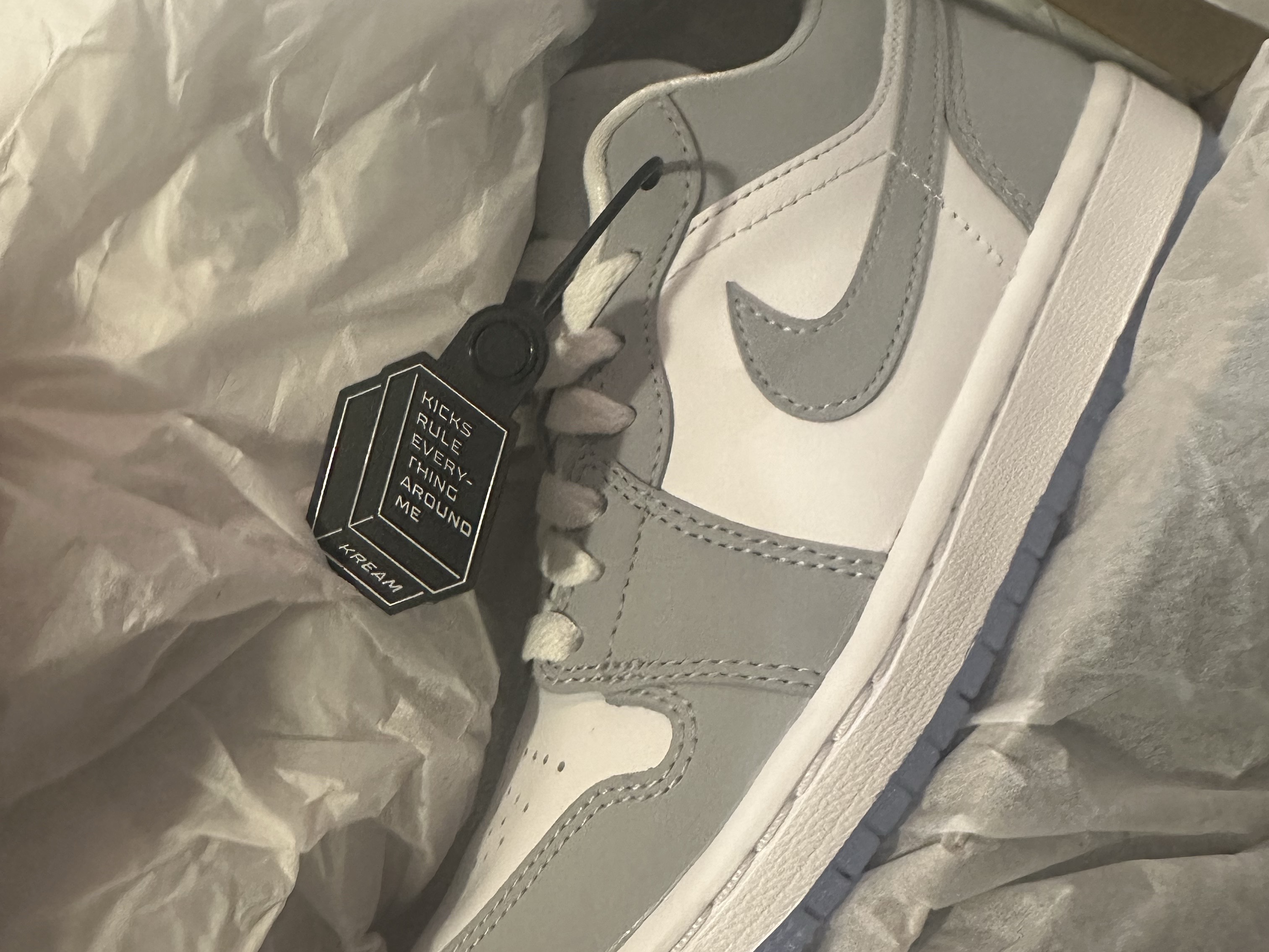 (W) Jordan 1 Low White Wolf Grey 착용 스타일 - 1