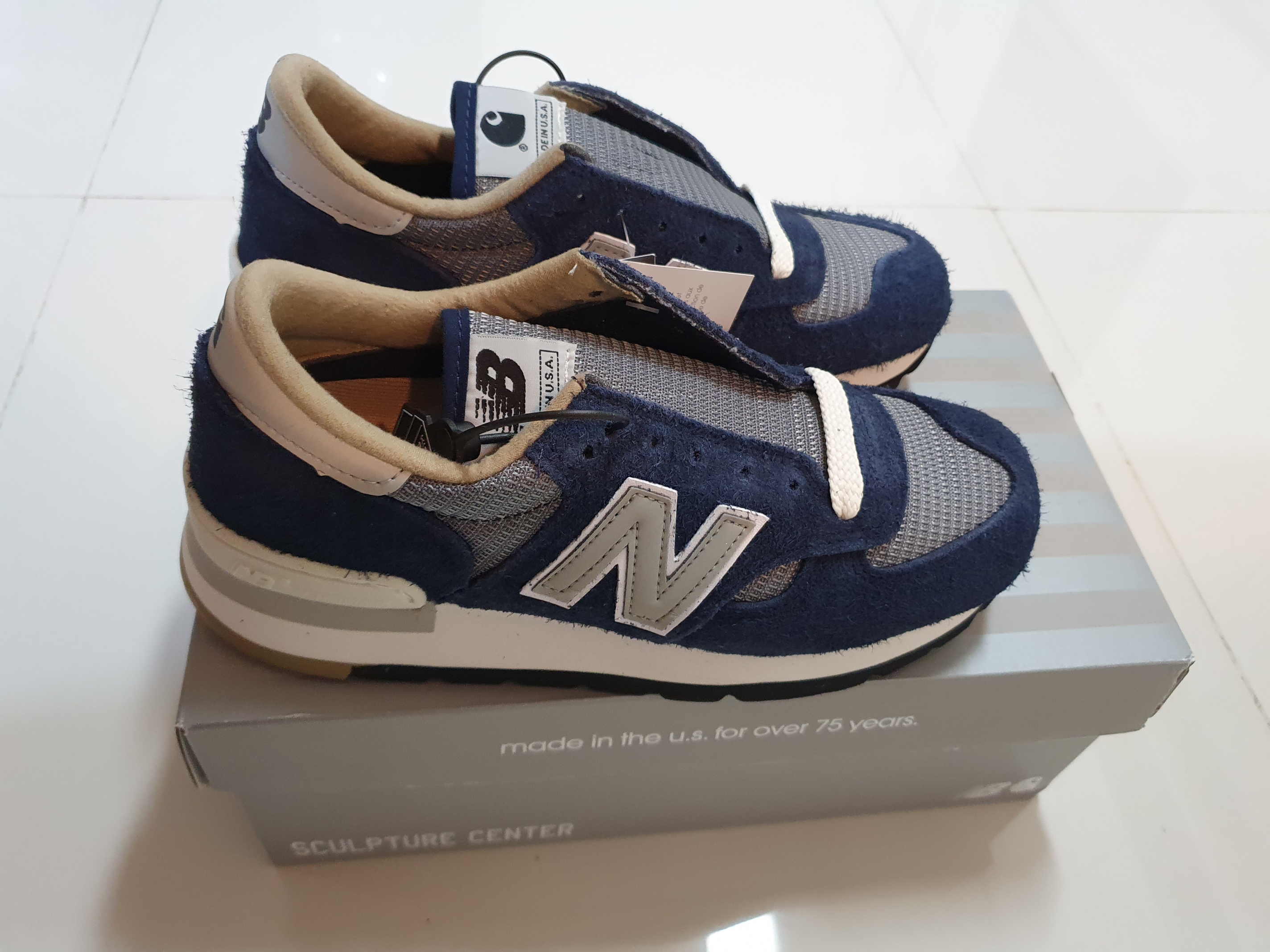 New Balance x Carhartt WIP 990v1 Made in USA Sculpture Center 착용 스타일