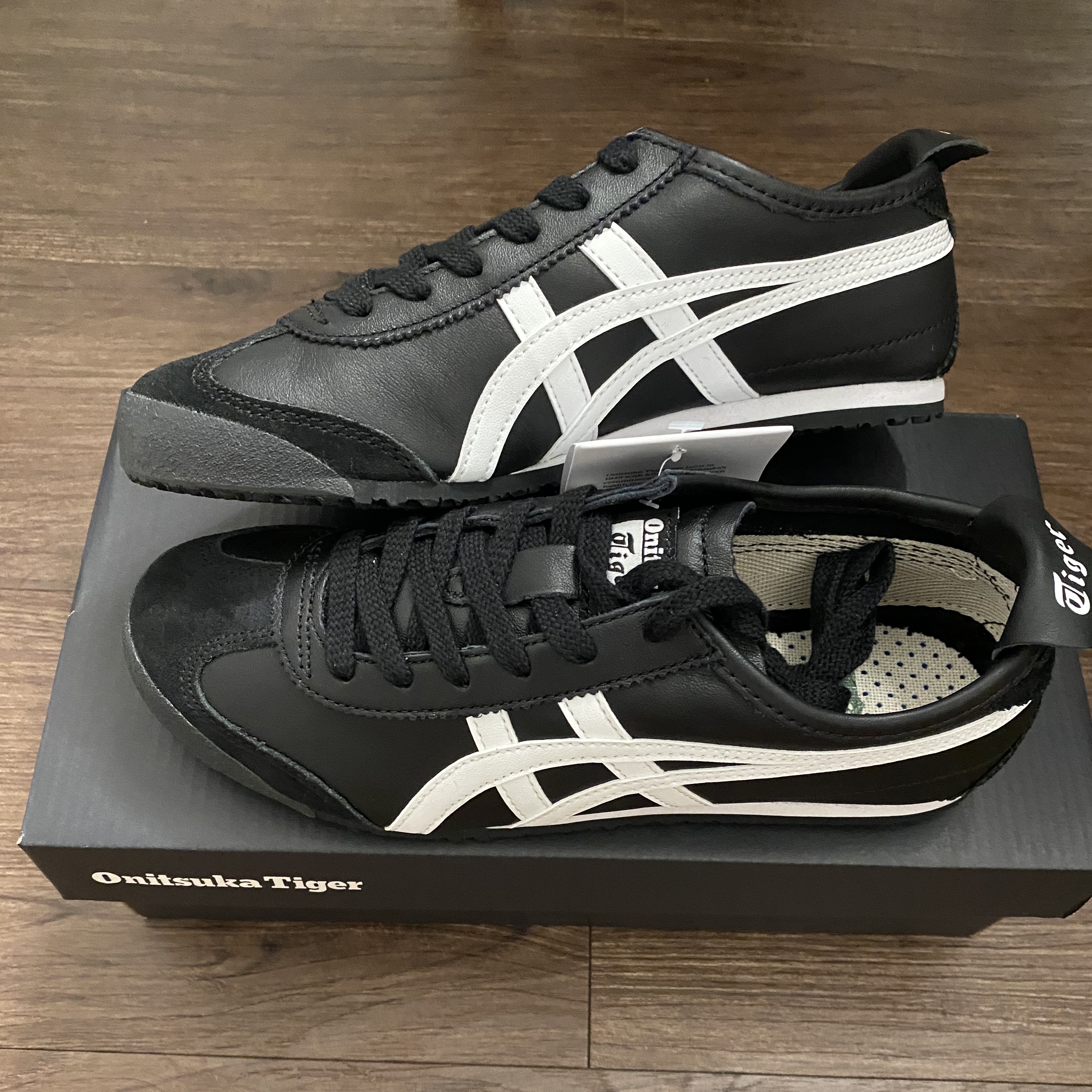Onitsuka Tiger Mexico 66 Black White 착용 스타일