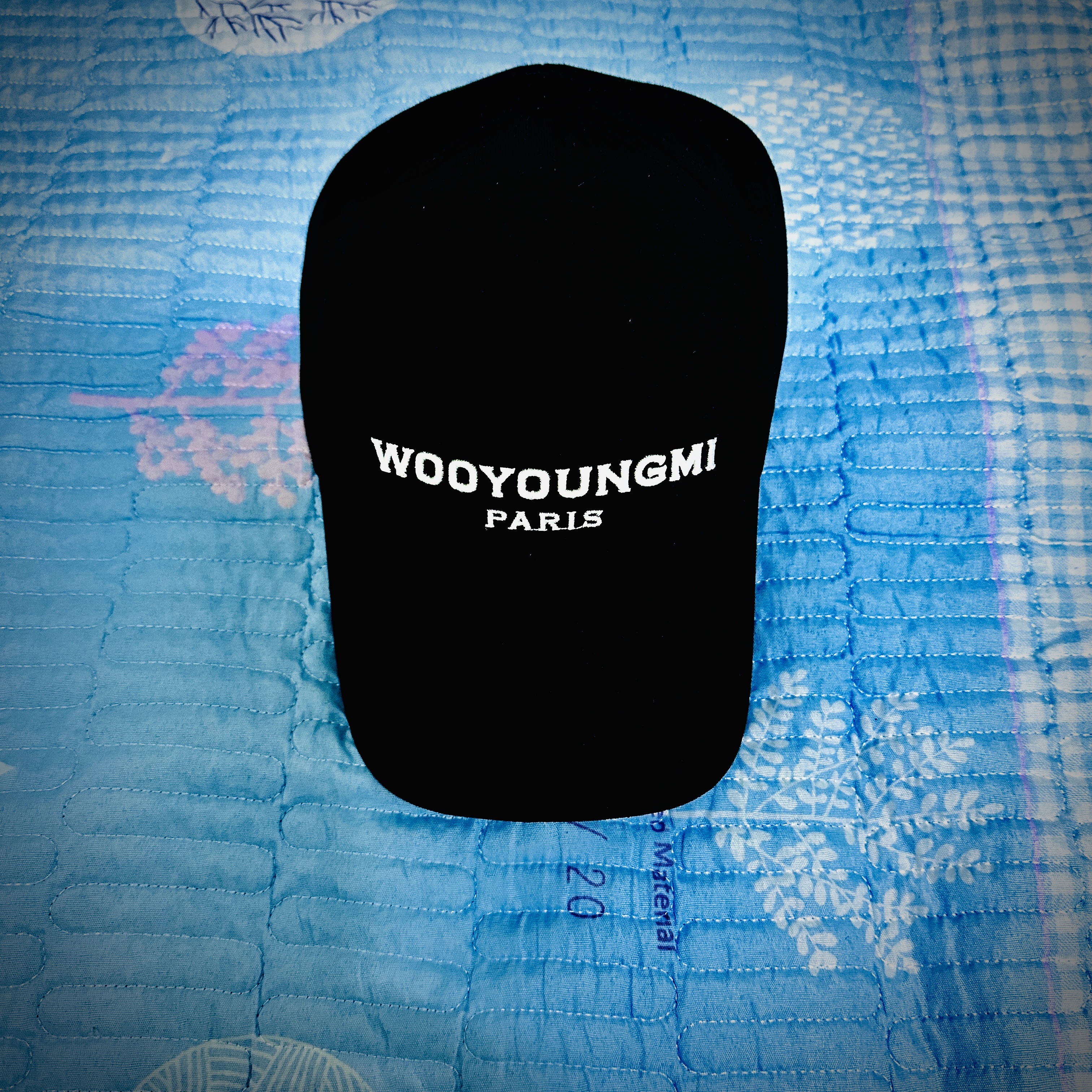 Wooyoungmi White Embroidered Logo Ball Cap Black 착용 스타일 - 1