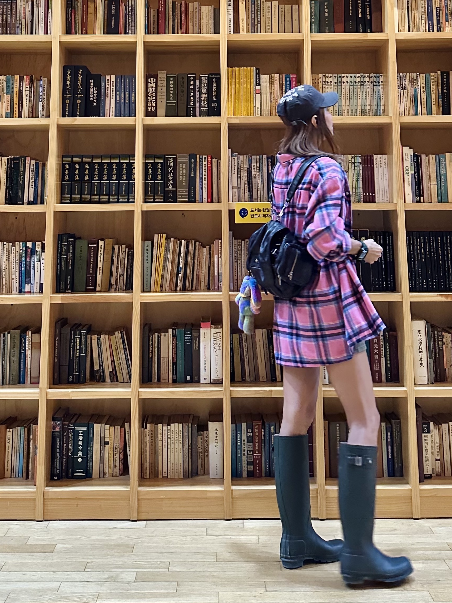 (W) Hunter Original Tall Wellington Boots Hunter Green 착용 스타일 - 3