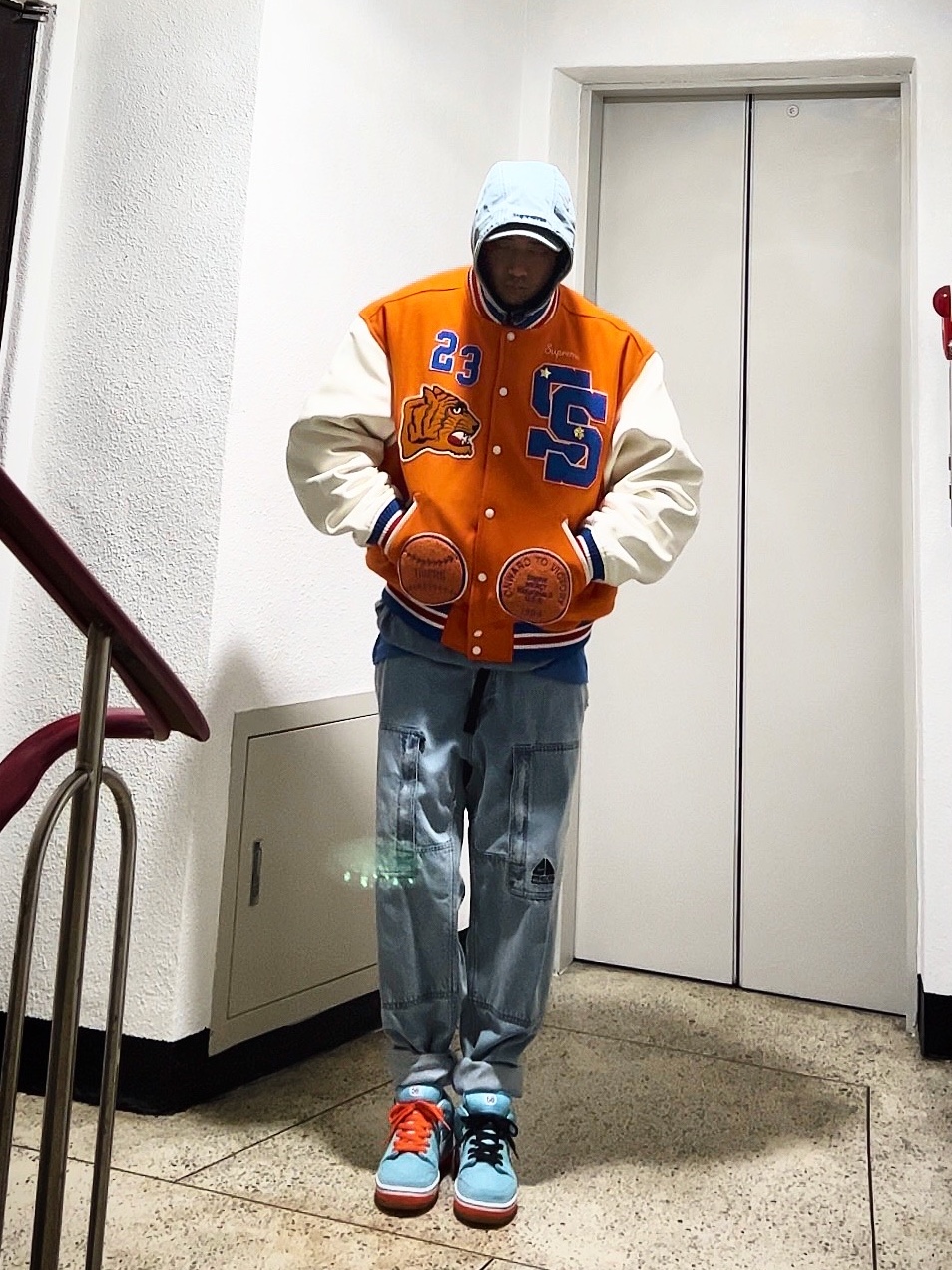 Supreme Washed Chino Twill Camp Cap Denim - 21FW, Supreme x Nike ACG Denim Pullover Washed Blue - 22FW 착용 스타일 - 1