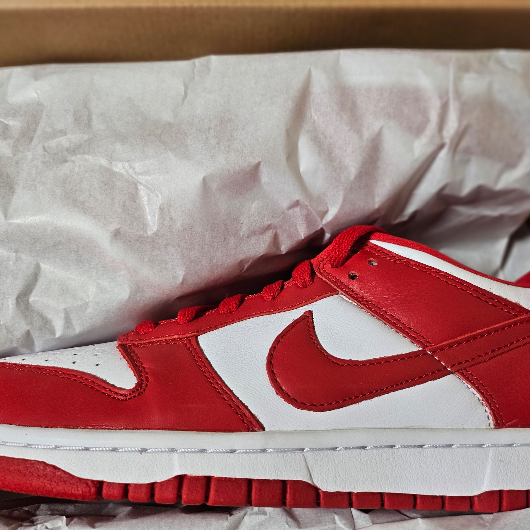 Nike Dunk Low SP White and University Red 2023 착용 스타일
