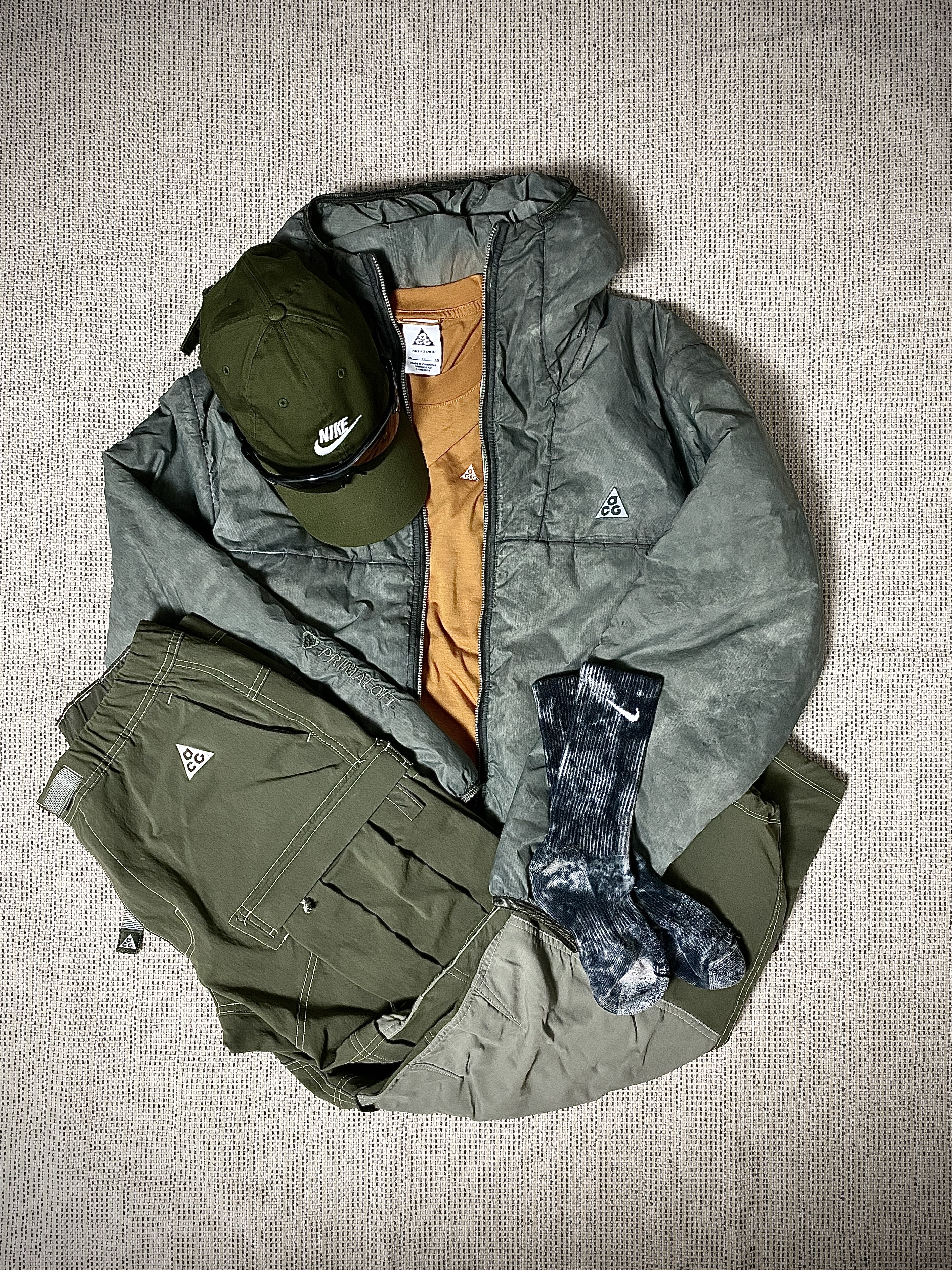 Nike NRG ACG Therma-Fit ADV Rope De Dope Light Army - Asia, Nike Dri-Fit ACG Goat Rocks Long Sleeve T-Shirt Gold Suede - Asia 착용 스타일 - 3
