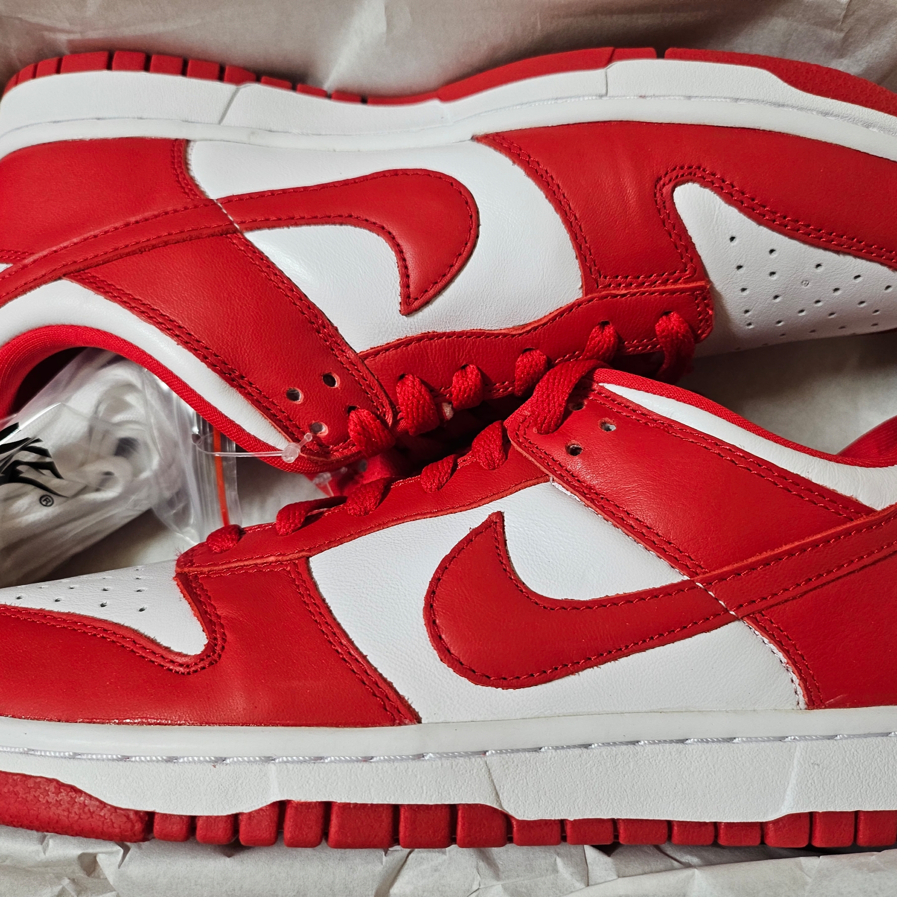 Nike Dunk Low SP White and University Red 2023 착용 스타일
