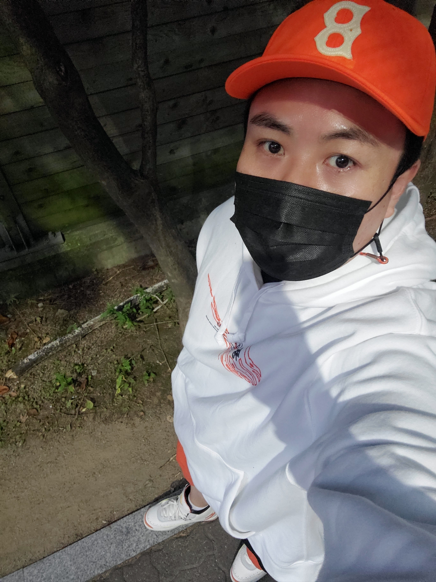 Jordan 2 x Maison Chateau Rouge Retro SP Orange and Sail 착용 스타일