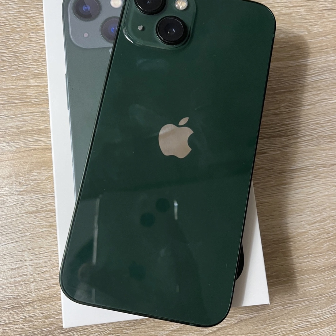 Apple iPhone 13 256GB Green (Korean Ver.) 착용 스타일