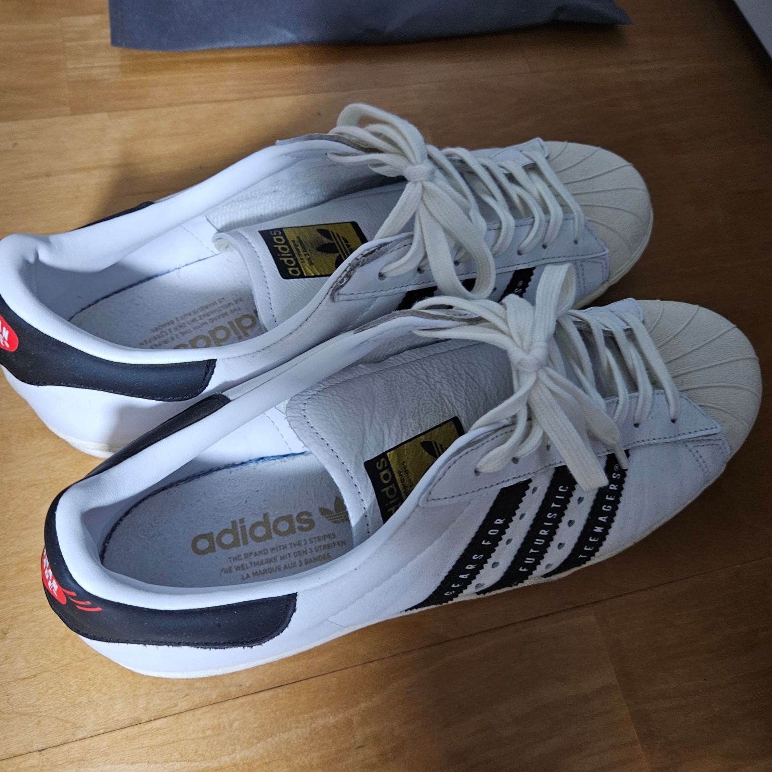 Adidas x Human Made Superstar White Black 착용 스타일