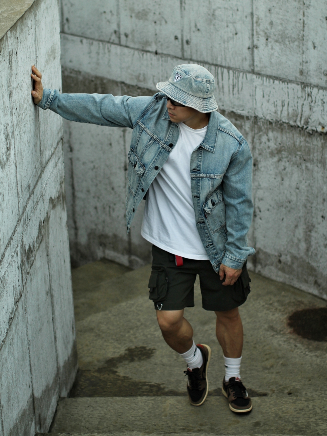 Oakley Radar EV Advancer Matte Black Frame Clear To Black Iridium Photochromic Lenses Universal Fit, Nike ACG Cargo Shorts Sequoia - Asia 착용 스타일 - 2