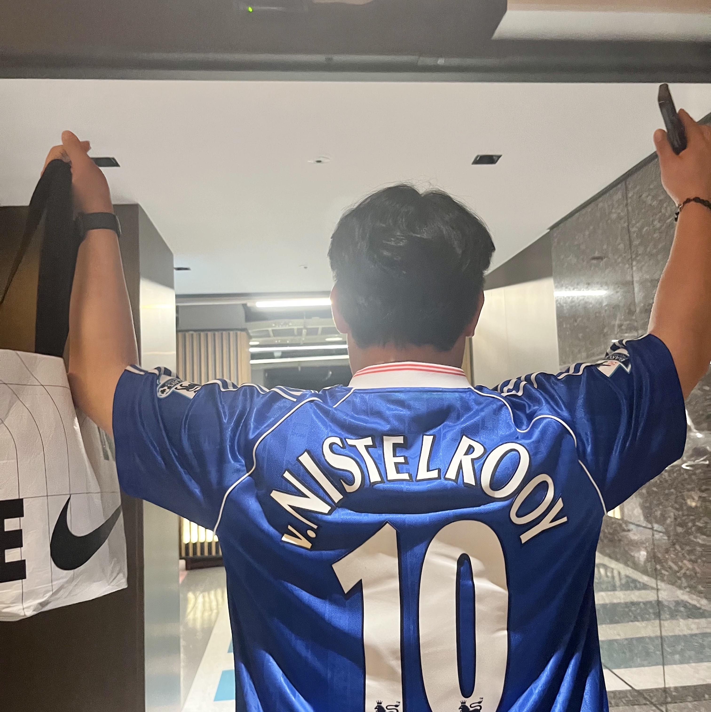 Adidas Manchester United 1988/90 Jersey Collegiate Royal - US Sizing 착용 스타일 - 3