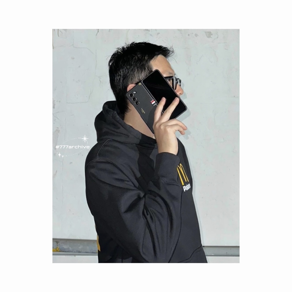 Samsung Galaxy Z Fold5 Thom Browne Edition (Korean Ver.), Palace x McDonald's Logo Hood Black - 23FW 착용 스타일 - 2