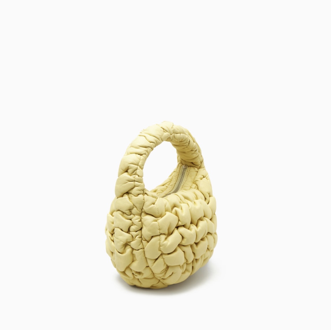 COS Quilted Micro Bag Leather Light Yellow 착용 스타일 - 3
