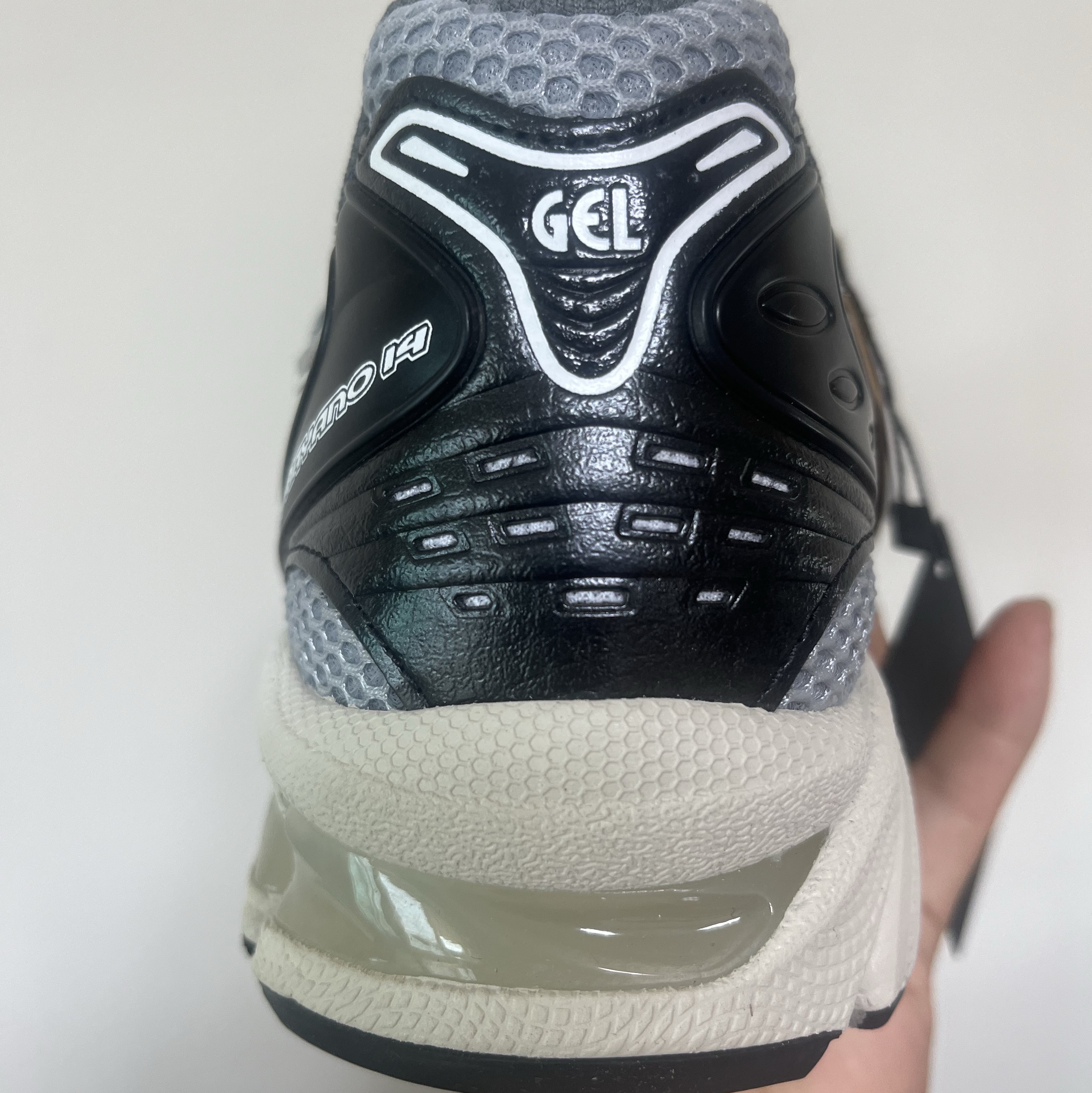 Asics Gel-Kayano 14 Black Glacier Grey 착용 스타일 - 3