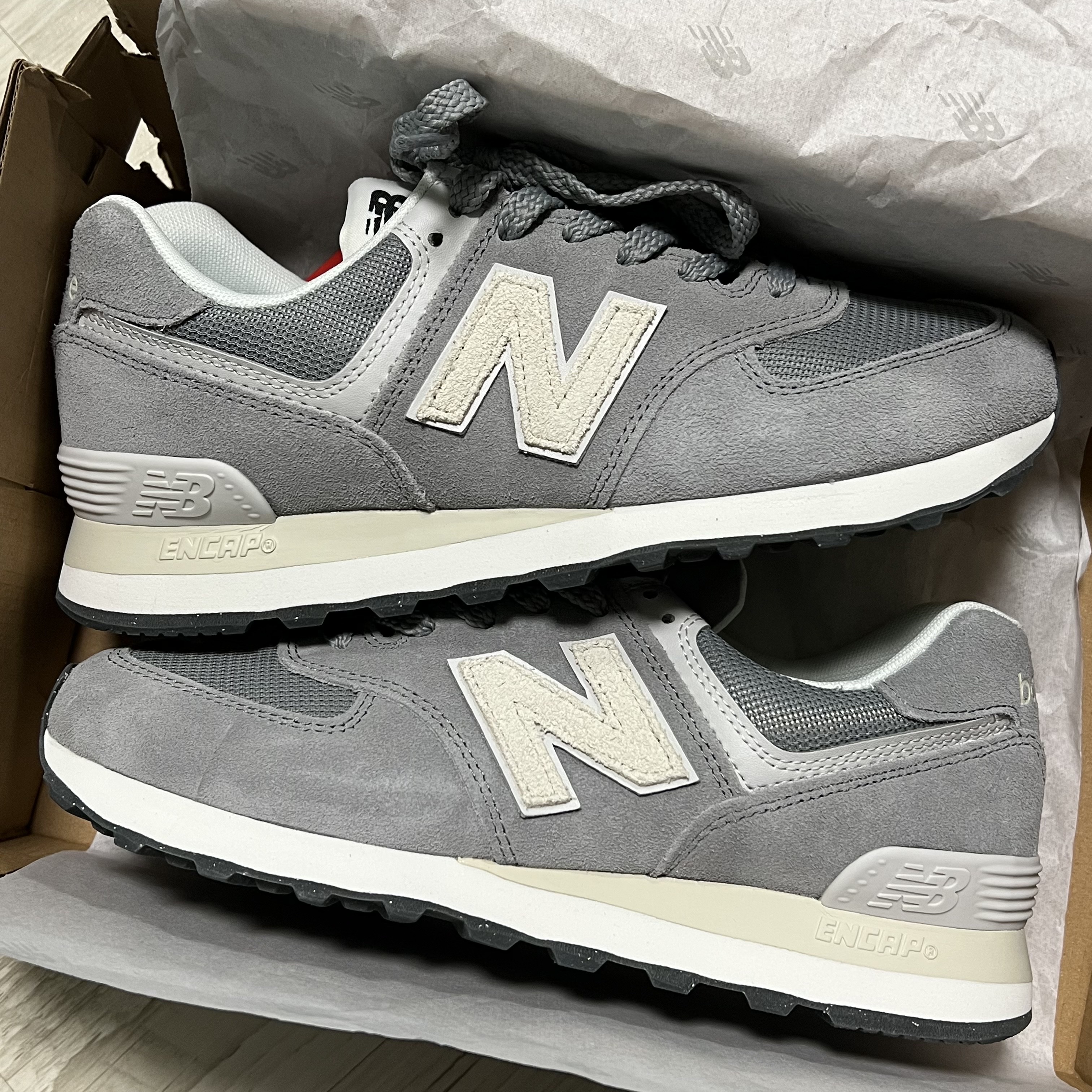 New Balance 574 Grey 착용 스타일