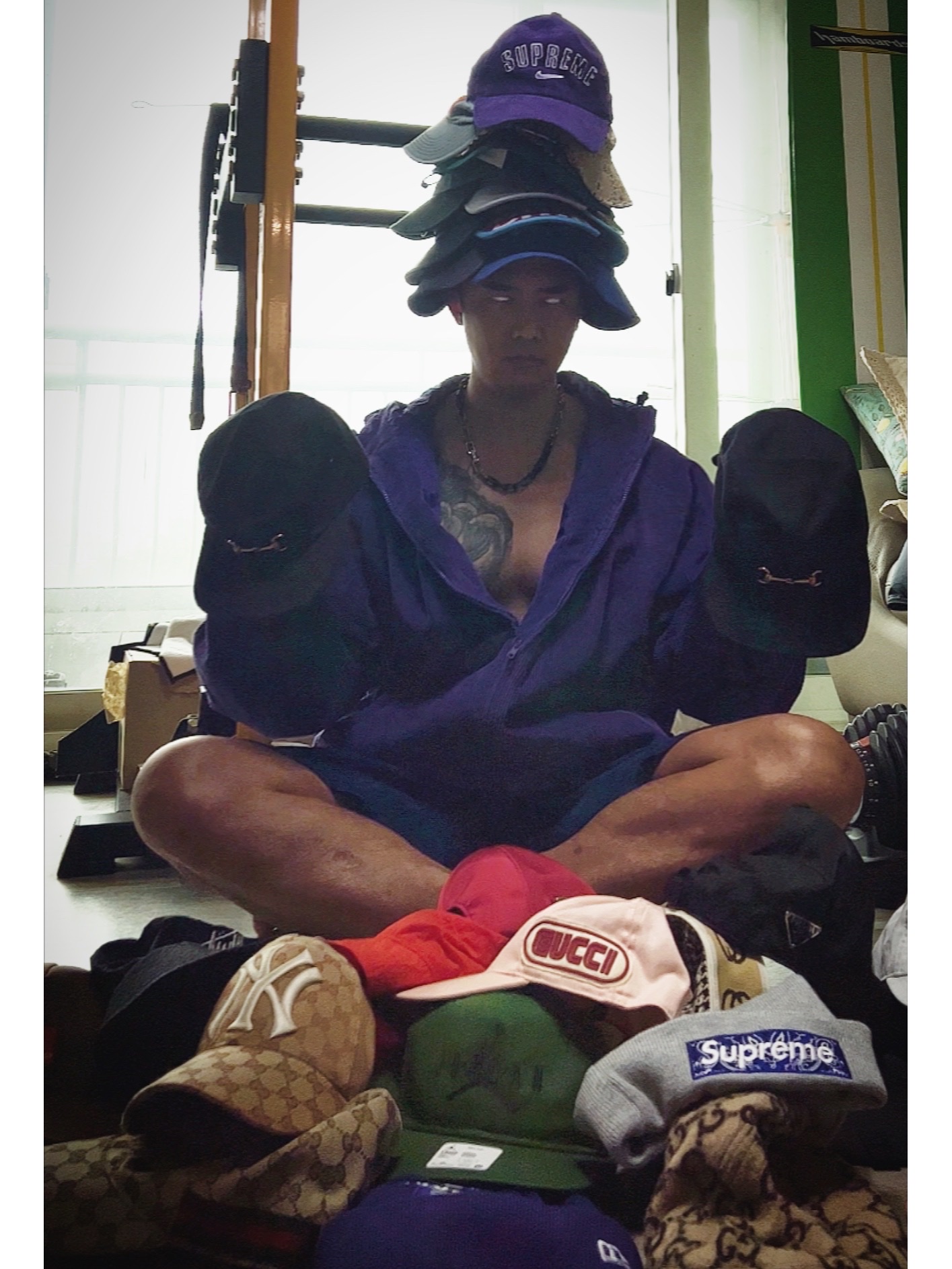 Supreme Pigment Canvas S Logo 6-Panel Black - 23SS, Supreme Intarsia Spellout S/S Top Black - 21SS 착용 스타일 - 2